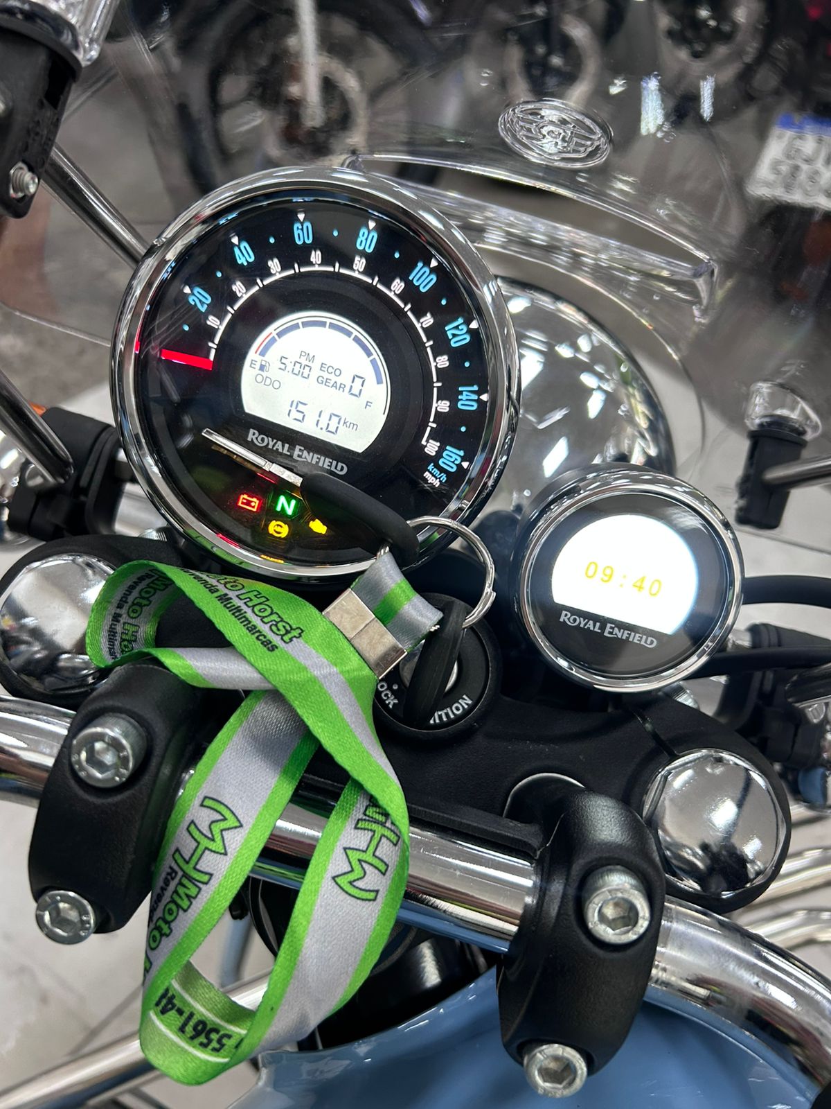 ROYAL ENFIELD METEOR 350 SUPERNOVA