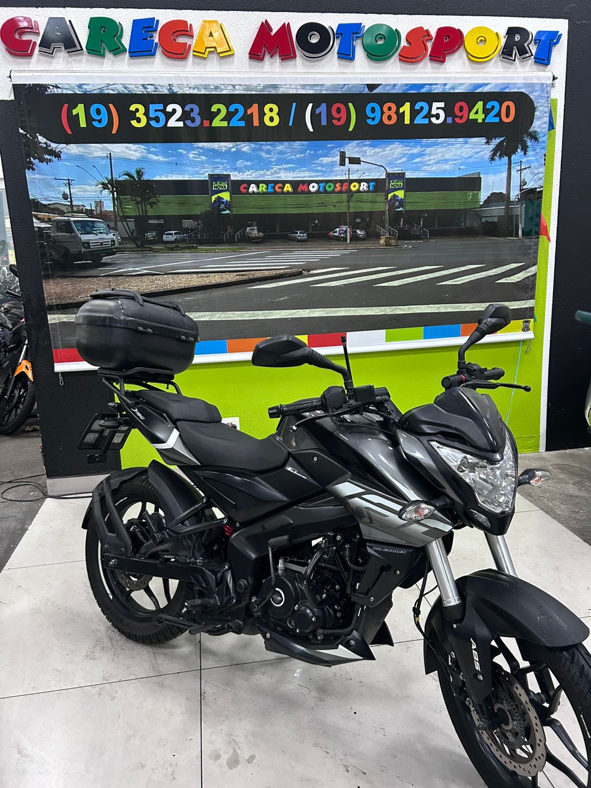 BAJAJ DOMINAR 160