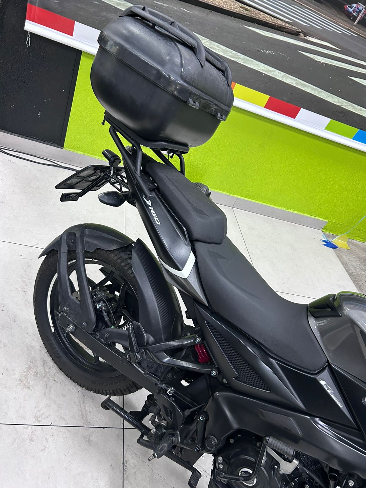 BAJAJ DOMINAR 160