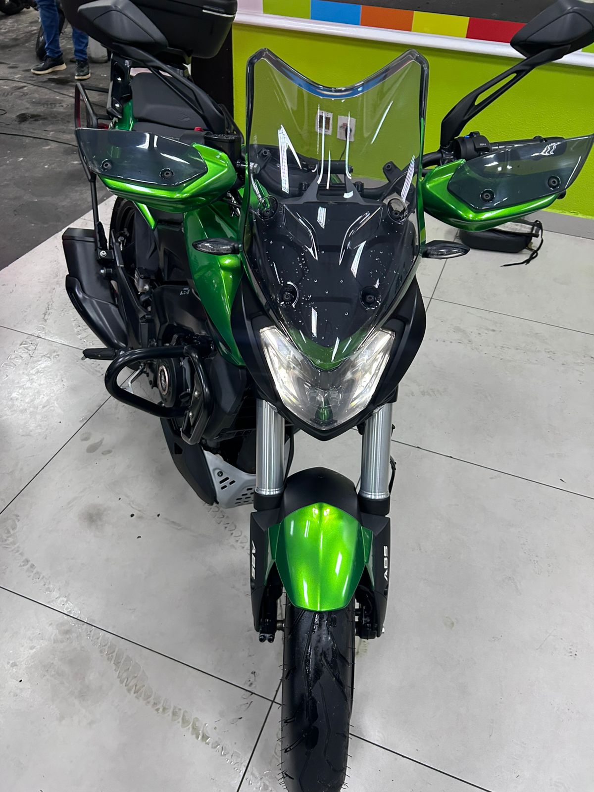 BAJAJ DOMINAR 400