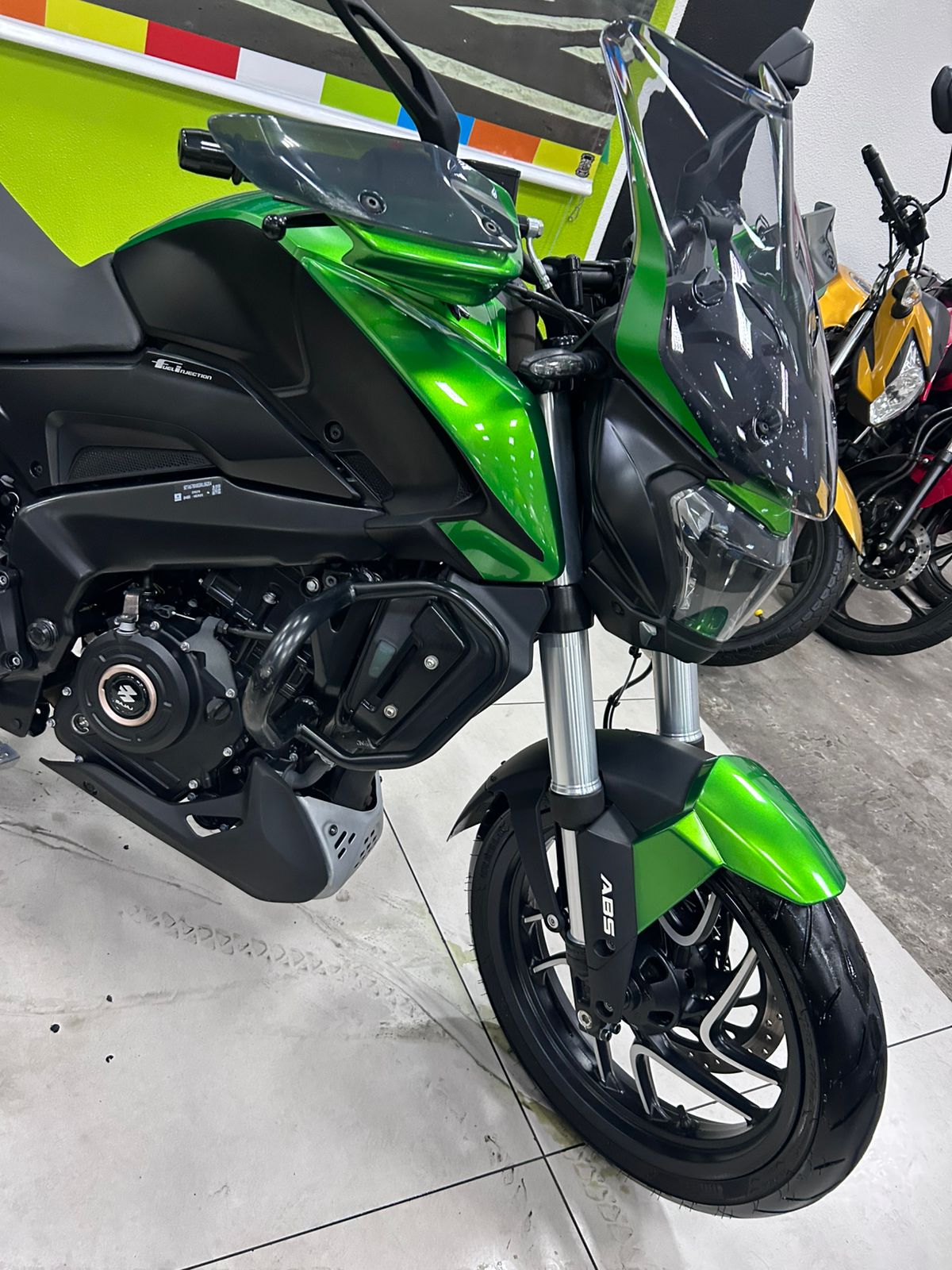 BAJAJ DOMINAR 400
