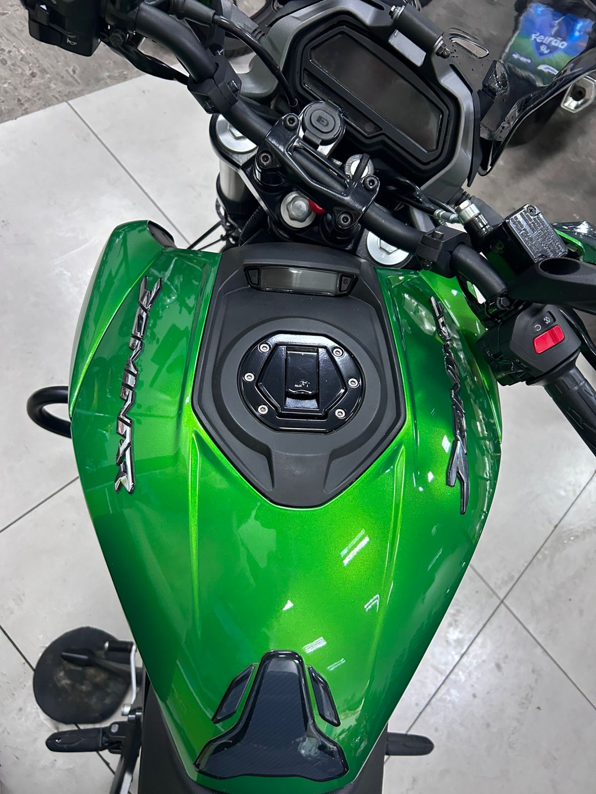 BAJAJ DOMINAR 400