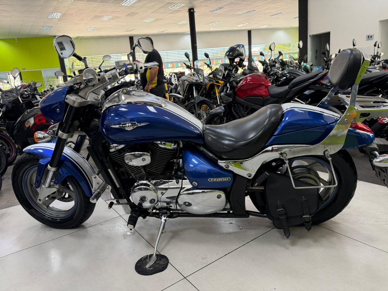 SUZUKI BOULEVARD M800