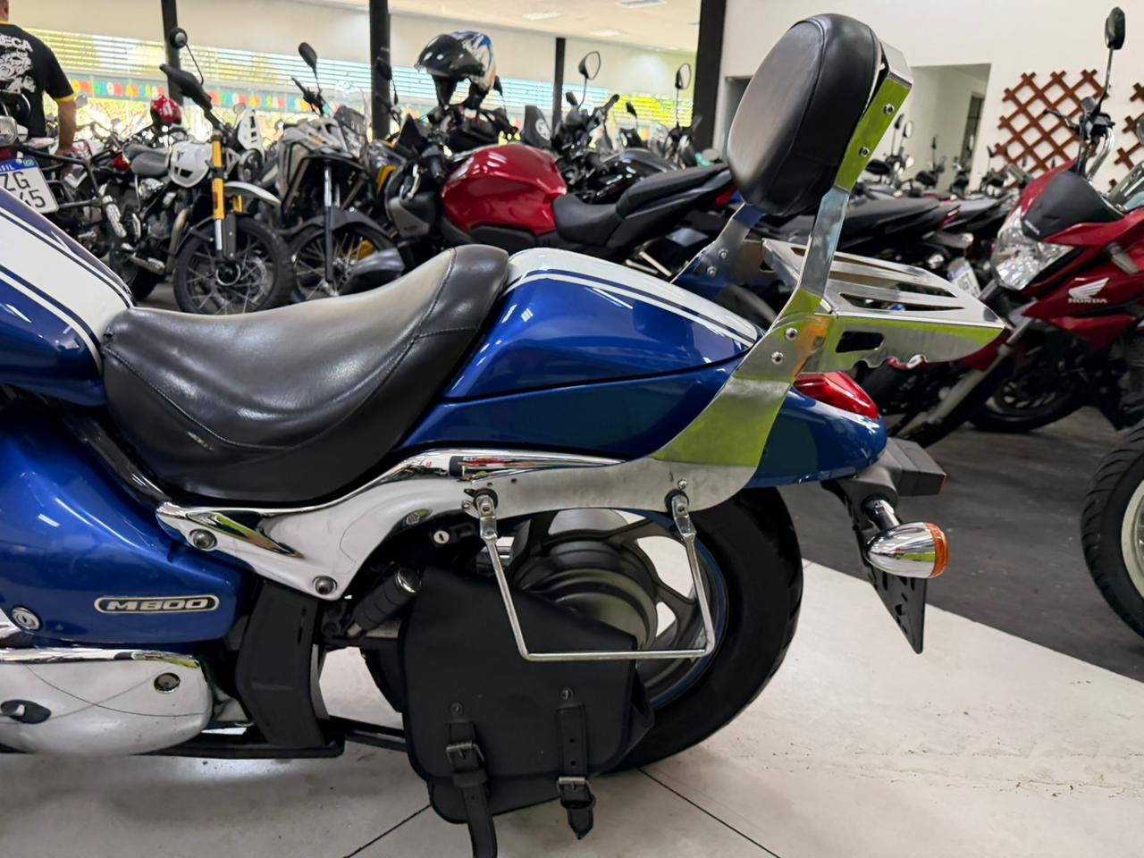 SUZUKI BOULEVARD M800