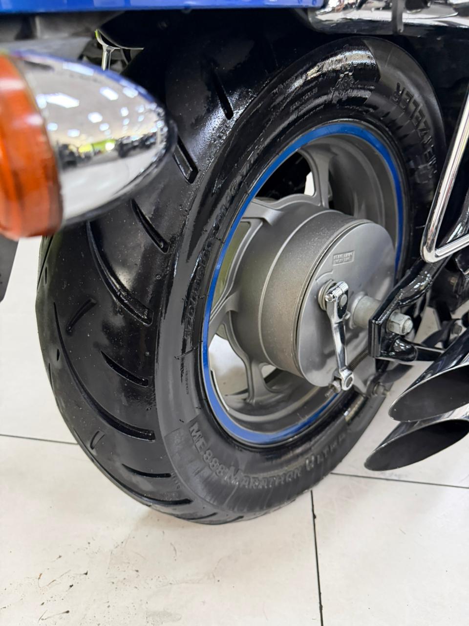 SUZUKI BOULEVARD M800