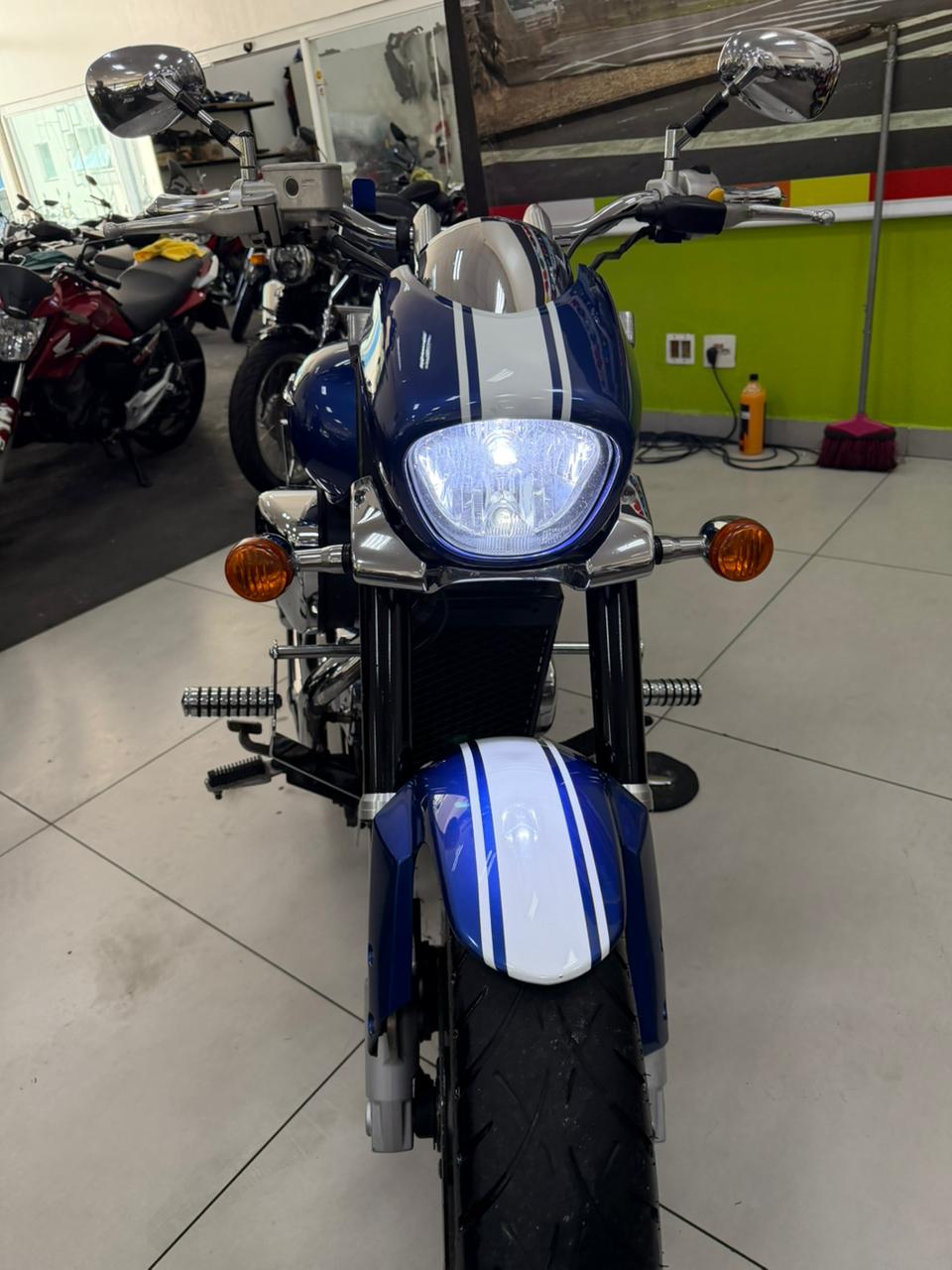 SUZUKI BOULEVARD M800