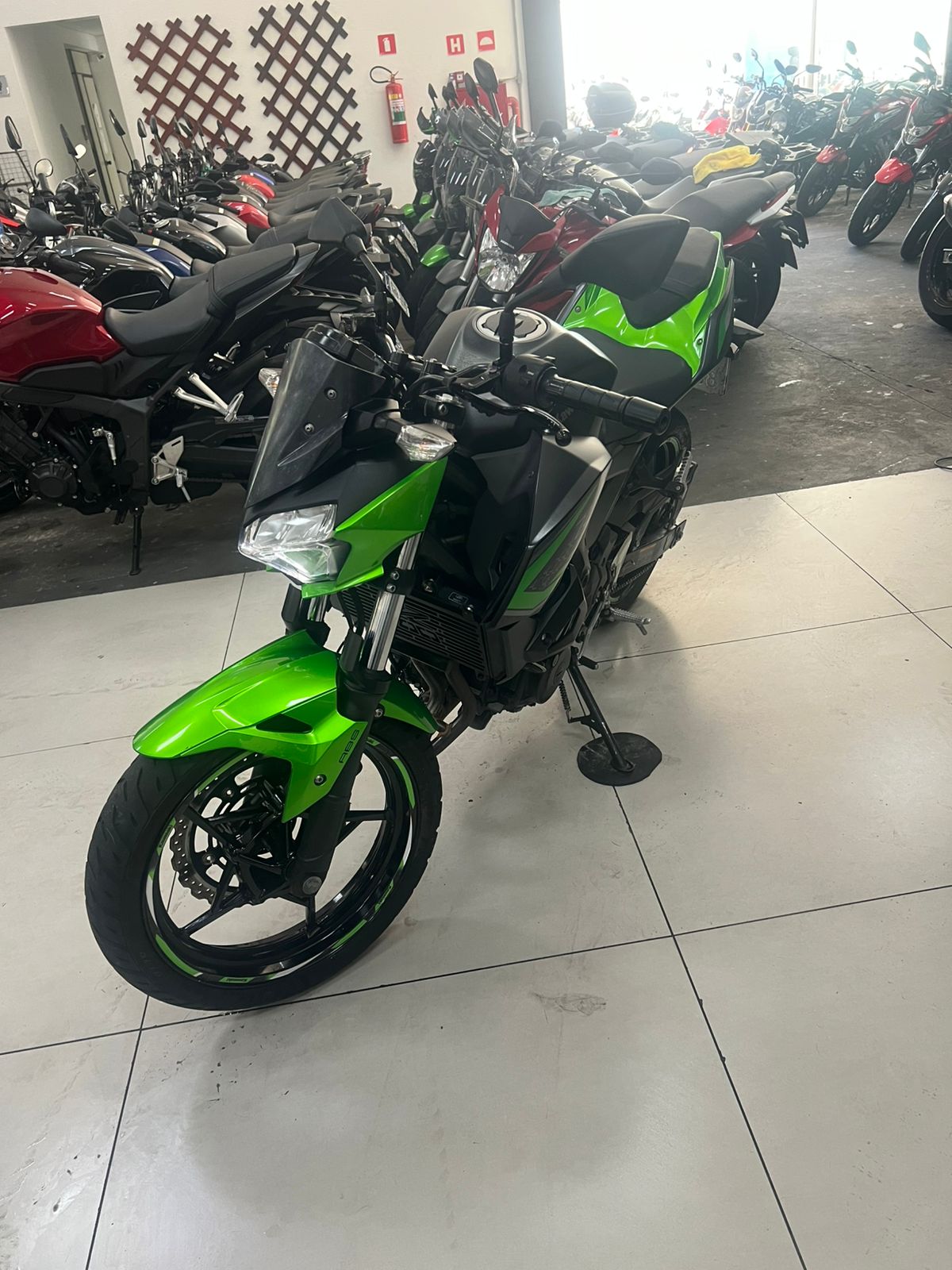 KAWASAKI Z400