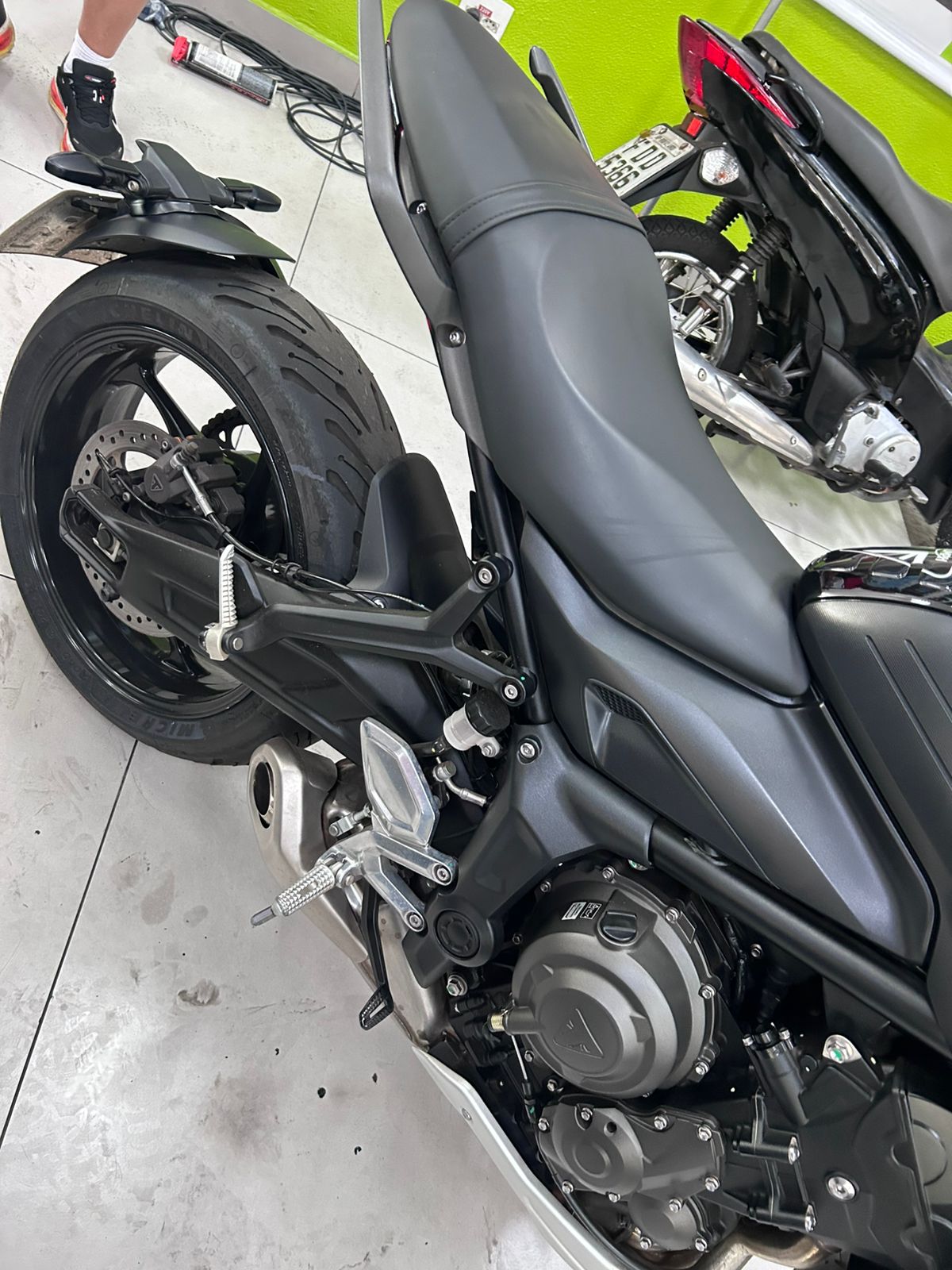 TRIUMPH TRIDENT 660