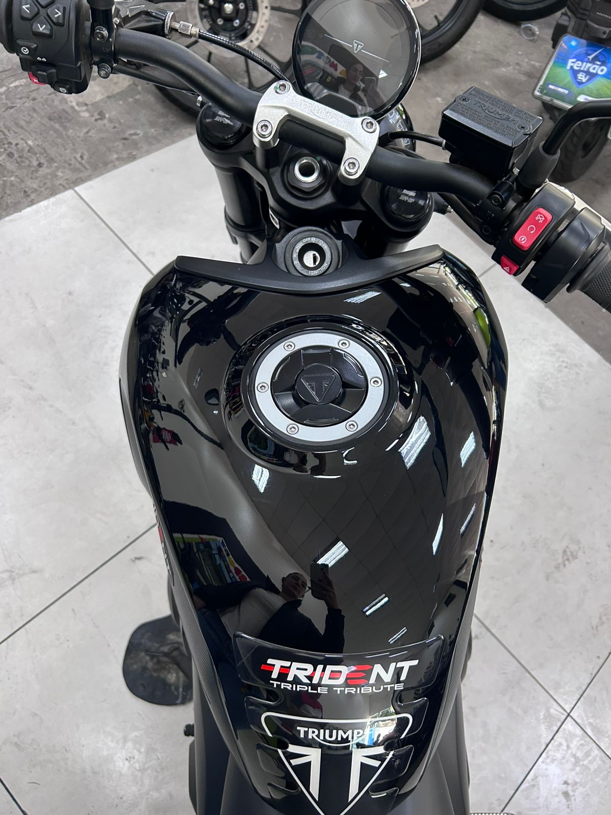 TRIUMPH TRIDENT 660