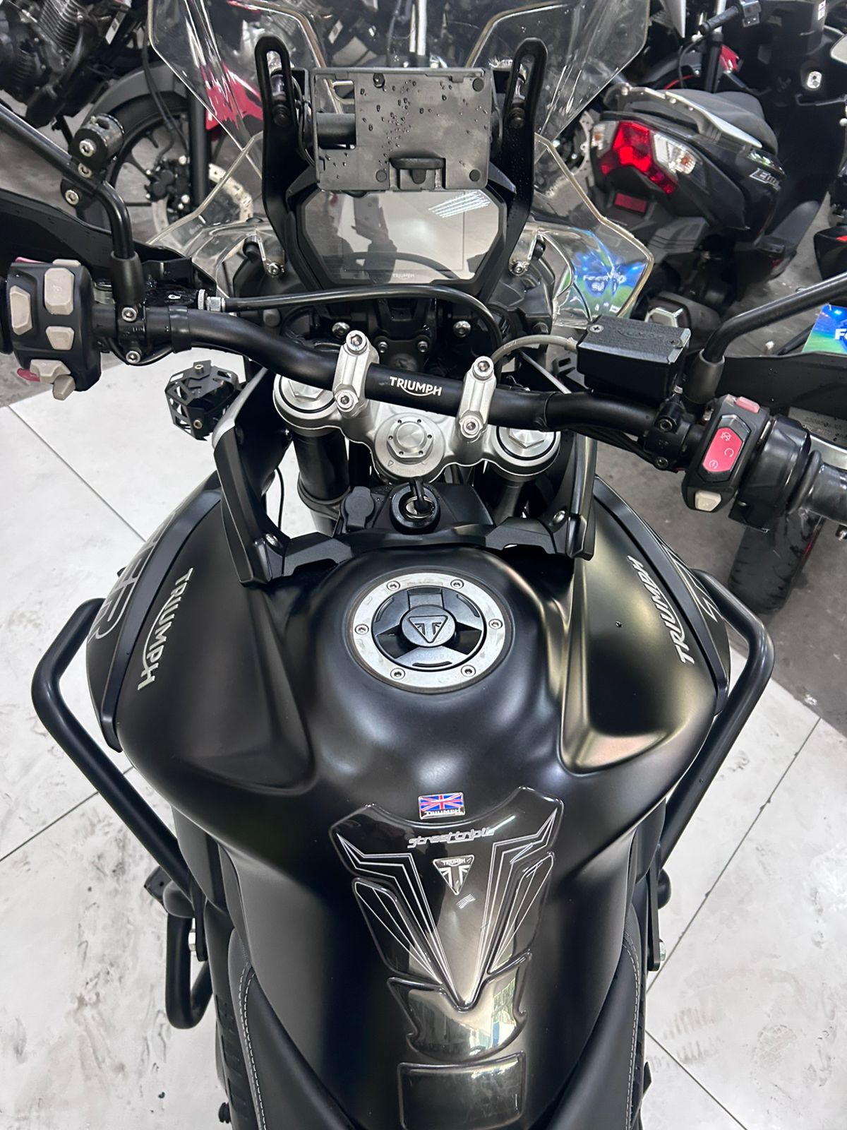 TRIUMPH TIGER 800 XCX