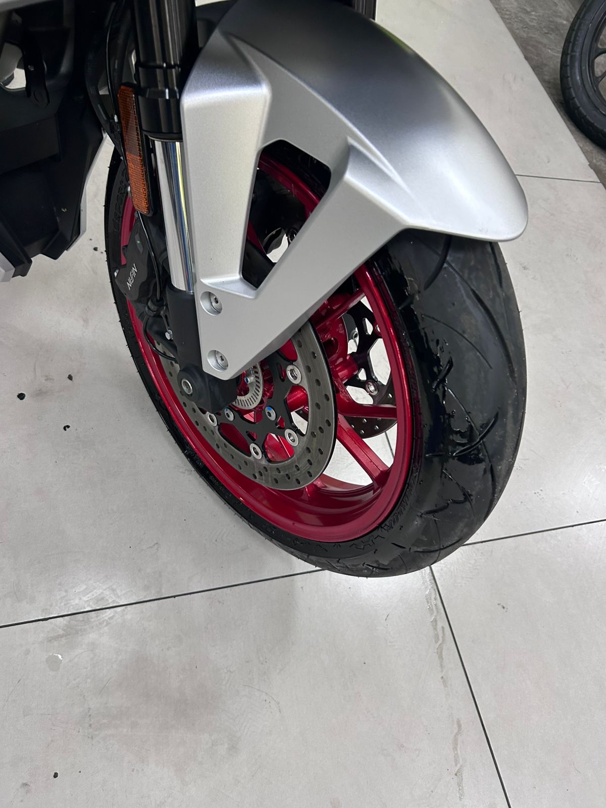 SUZUKI GSX-8R