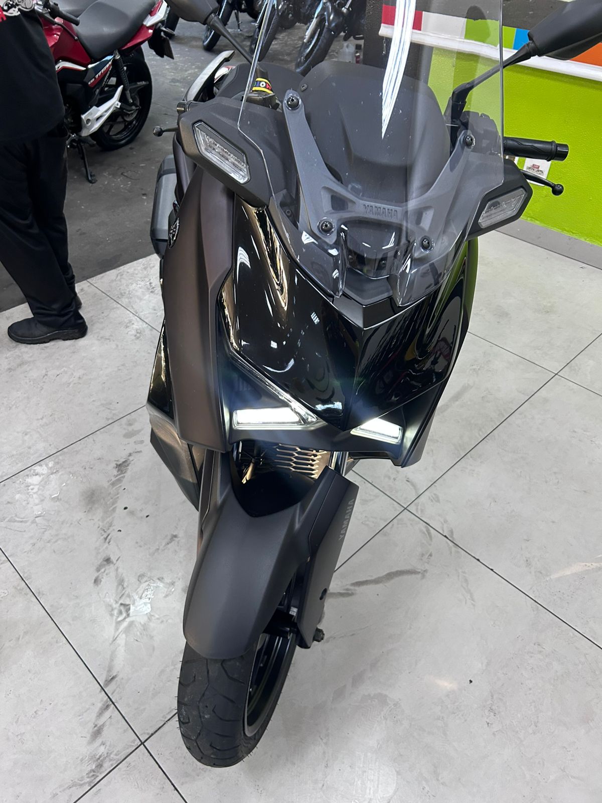 YAMAHA XMAX 300 CONNECTED ABS