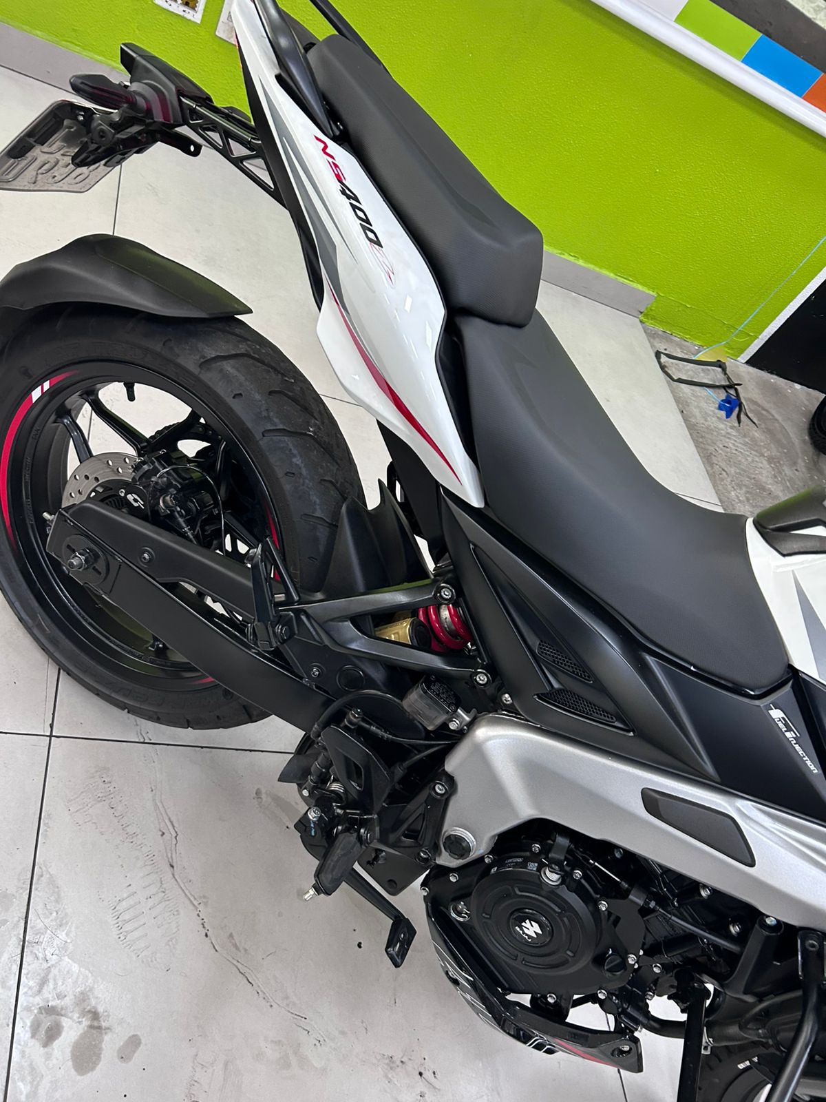 BAJAJ DOMINAR NS400Z