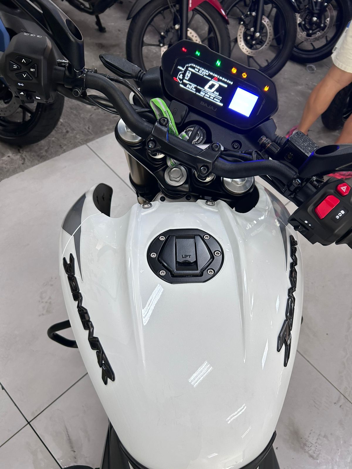 BAJAJ DOMINAR NS400Z