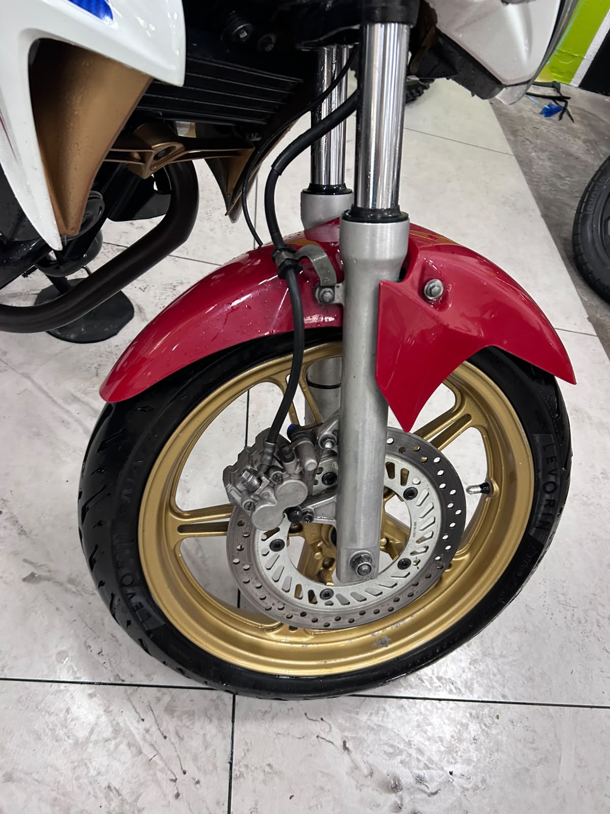 HONDA CB 300R