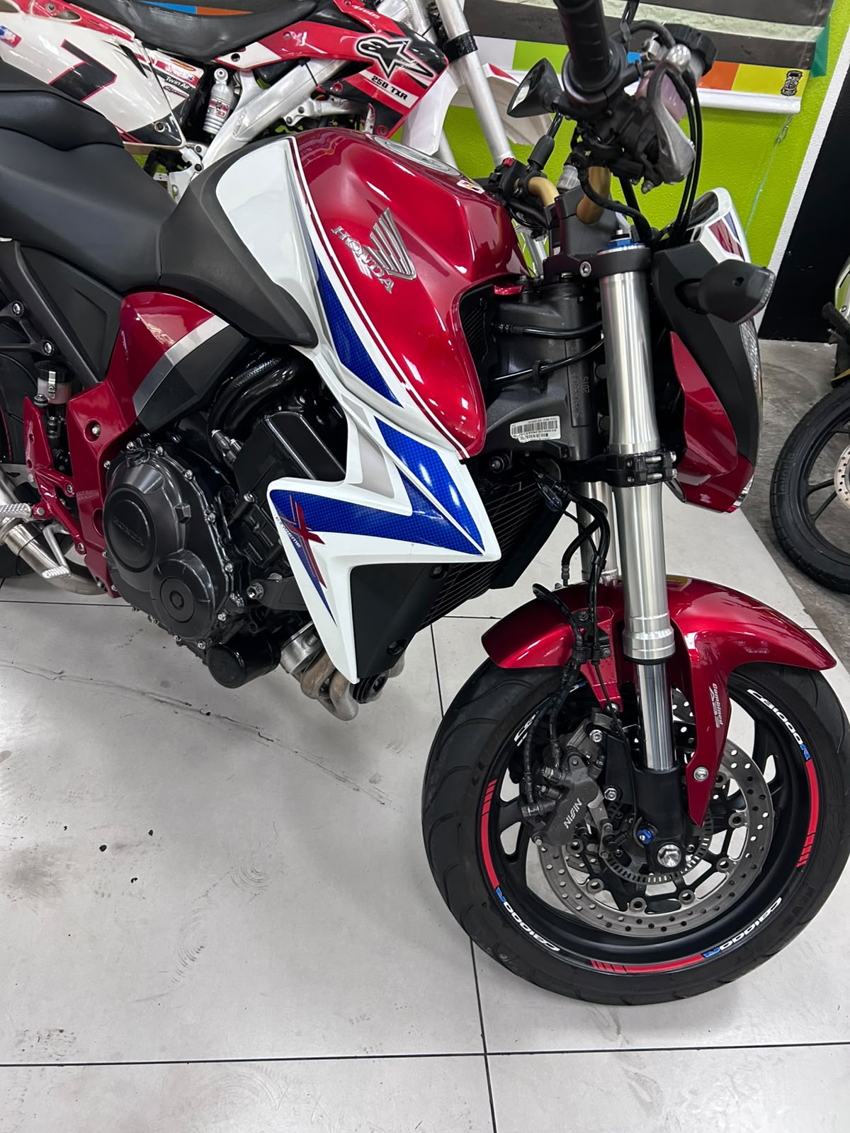 HONDA CB 1000R