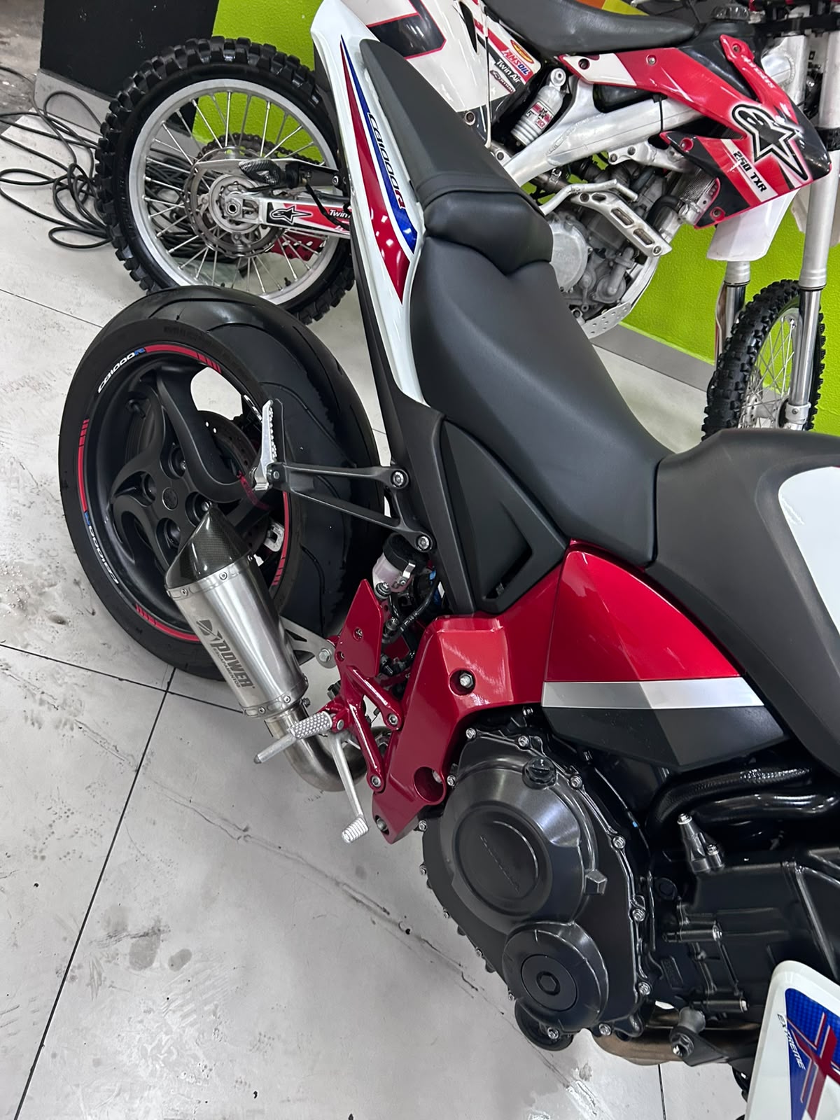 HONDA CB 1000R