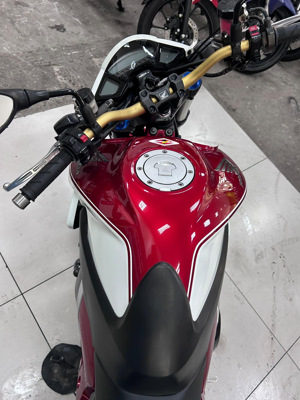 HONDA CB 1000R