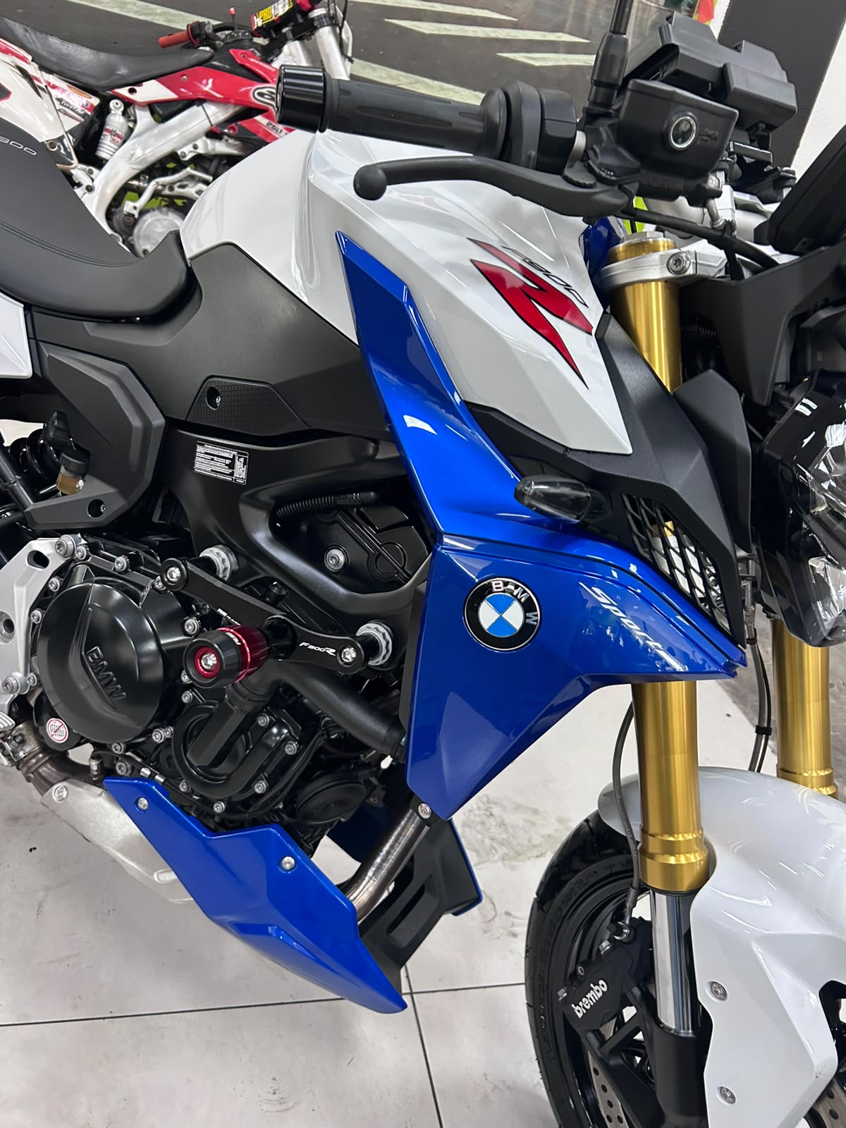 BMW F 900 R SPORT PLUS