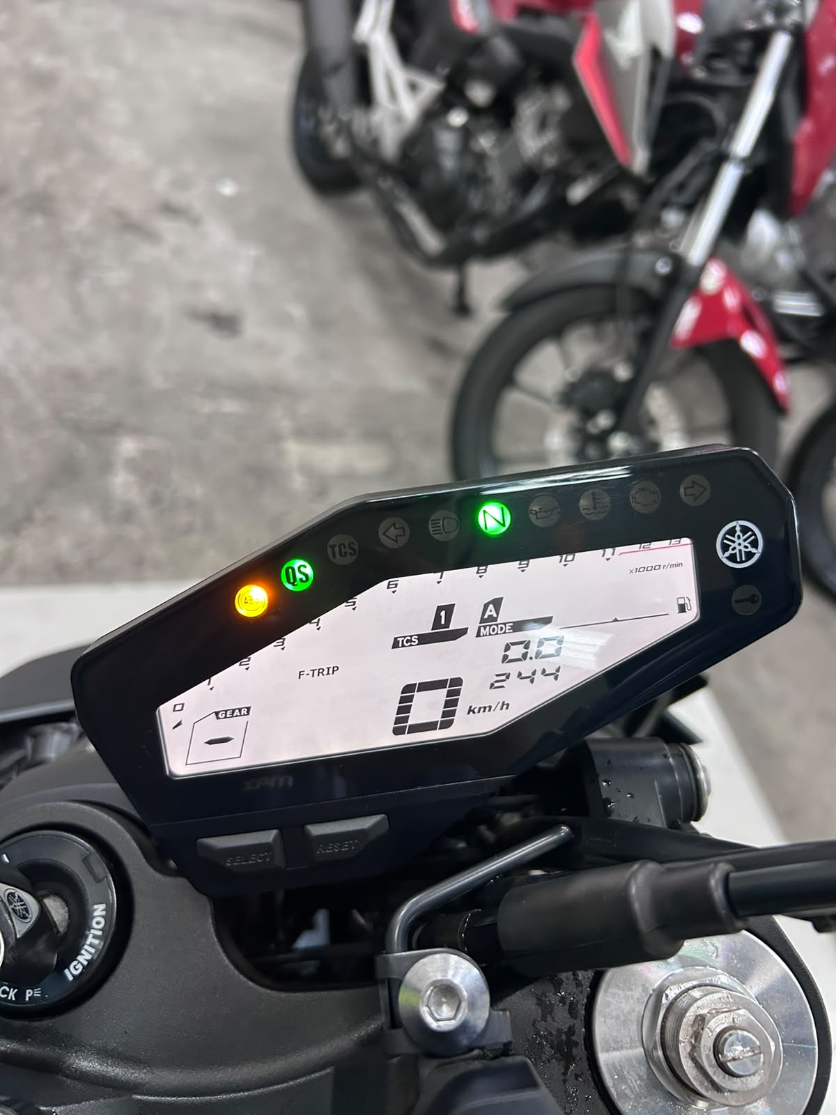 YAMAHA MT-09