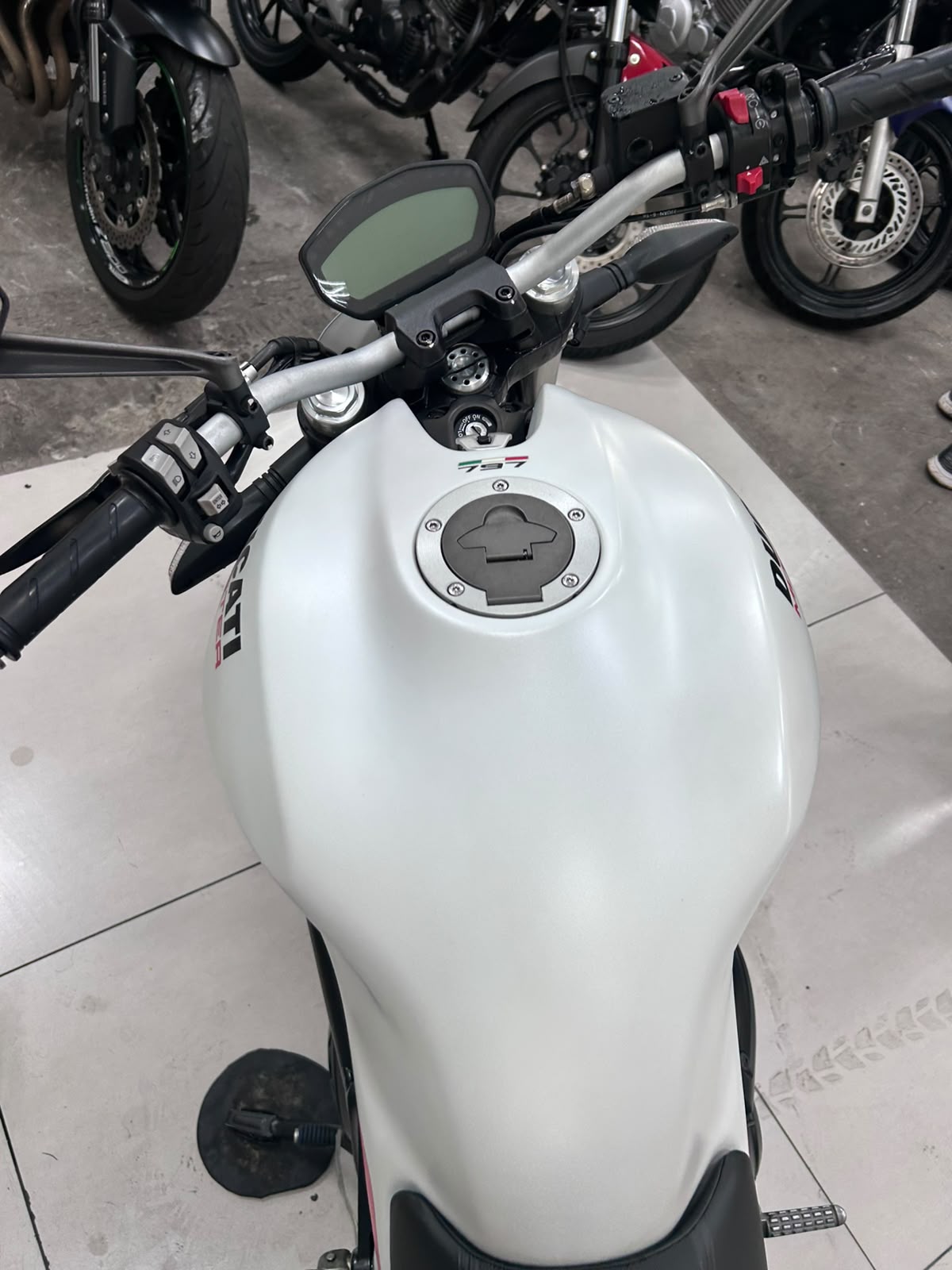 DUCATI MONSTER 797