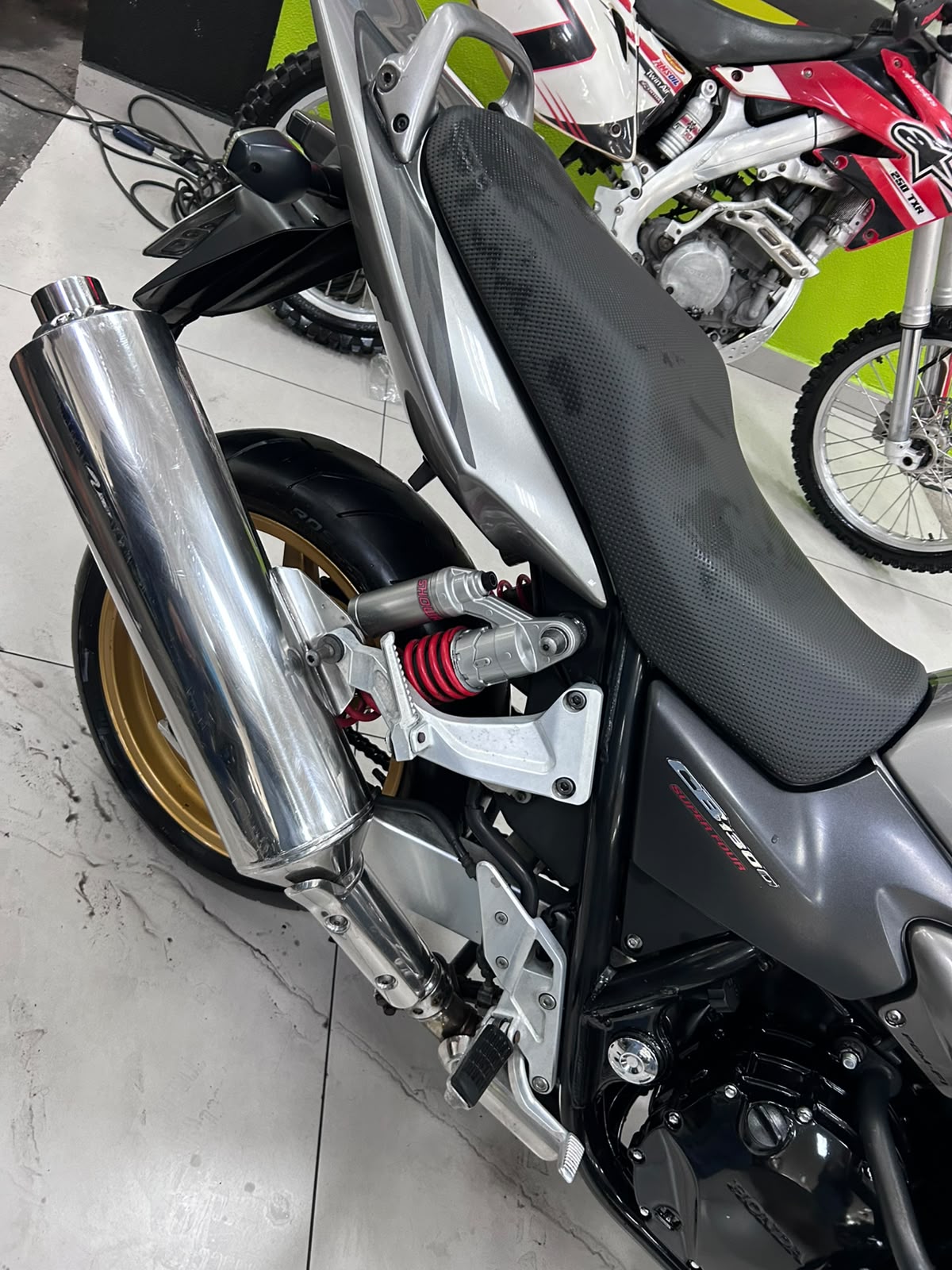 HONDA CB 1300 F SUPER FOUR