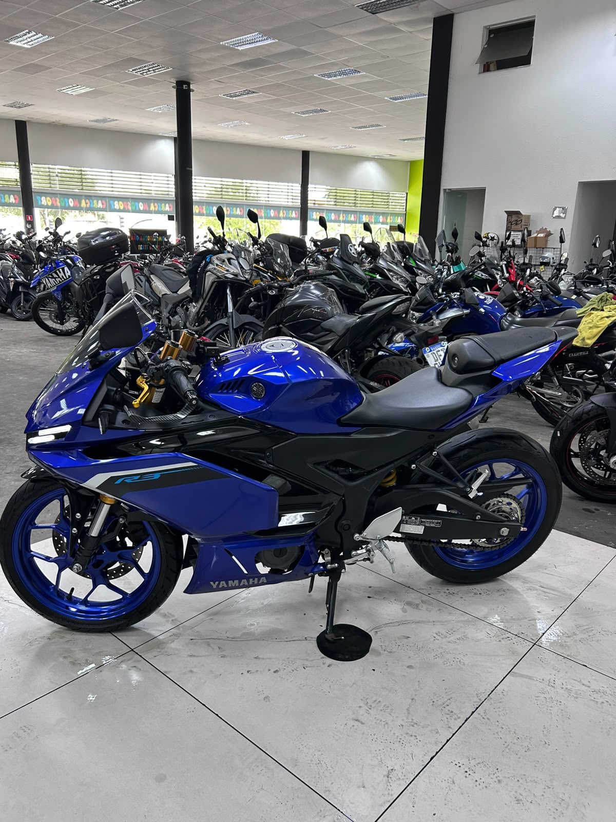 YAMAHA YZF R3 ABS CONNECTED