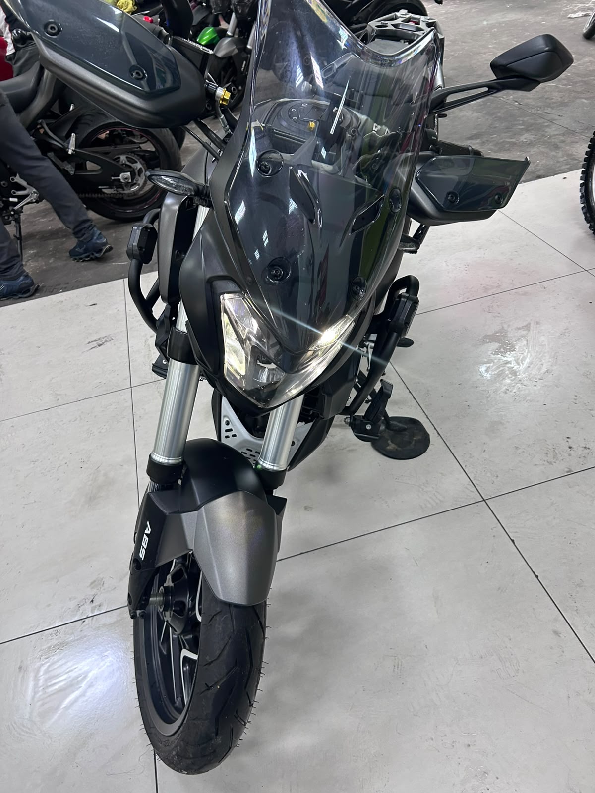 BAJAJ DOMINAR 400