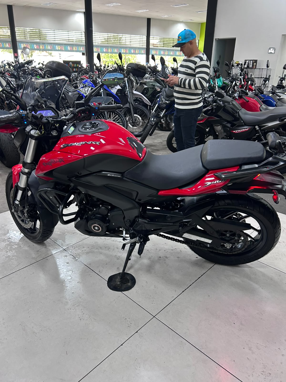 BAJAJ DOMINAR 400