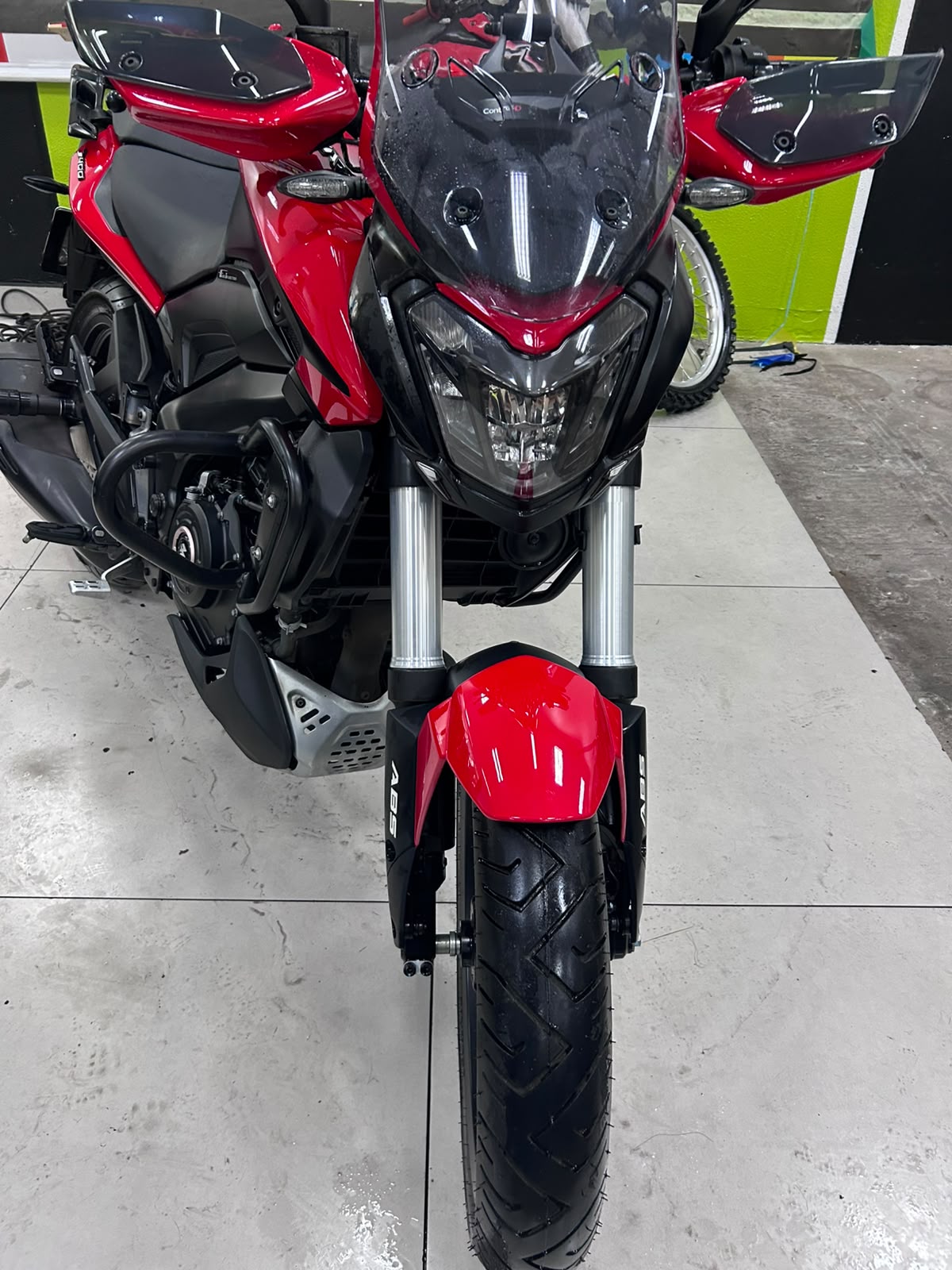 BAJAJ DOMINAR 400