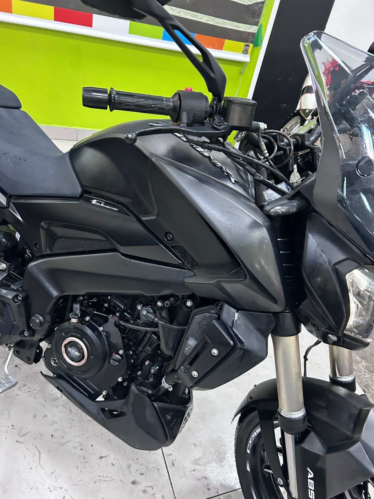 BAJAJ DOMINAR 400