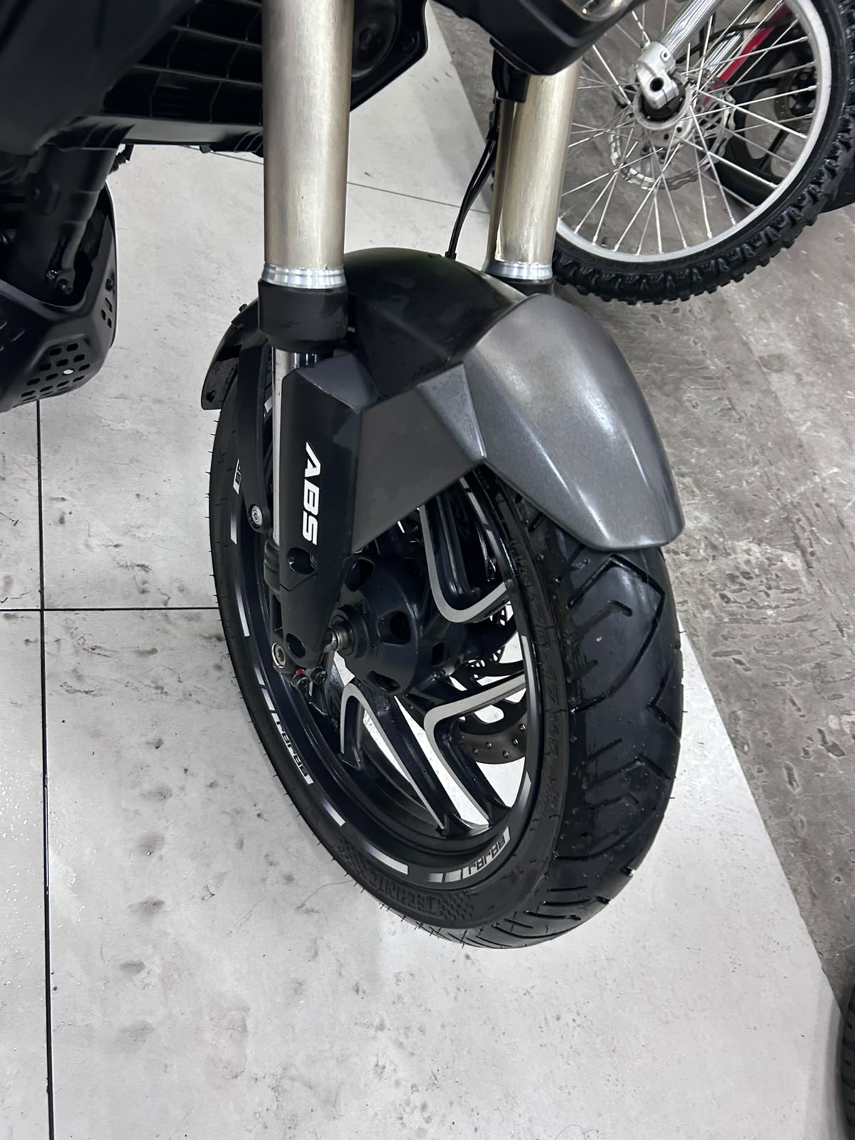 BAJAJ DOMINAR 400