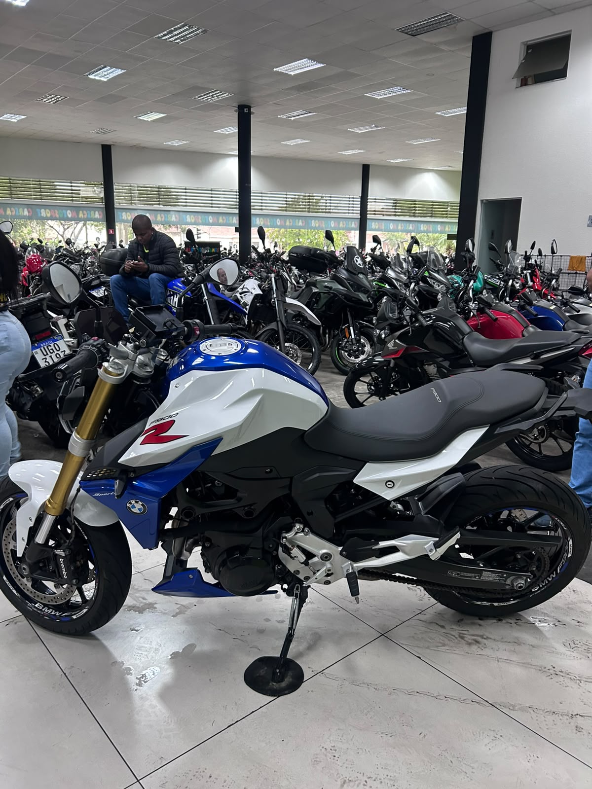 BMW F 900 R SPORT PLUS