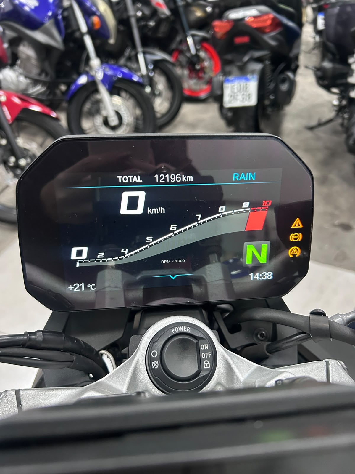 BMW F 900 R SPORT PLUS