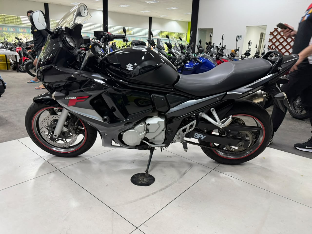 SUZUKI GSX 650 F
