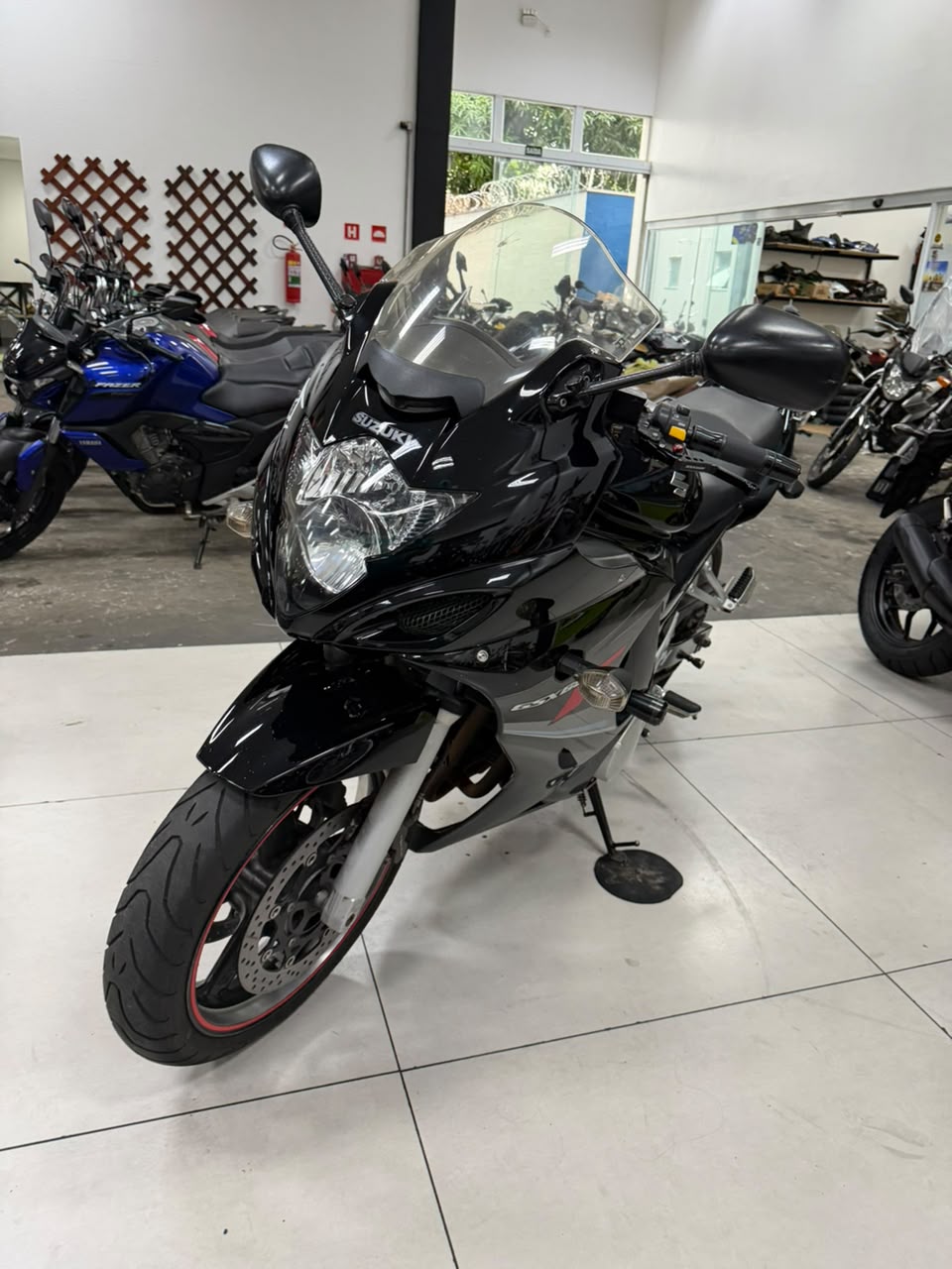 SUZUKI GSX 650 F