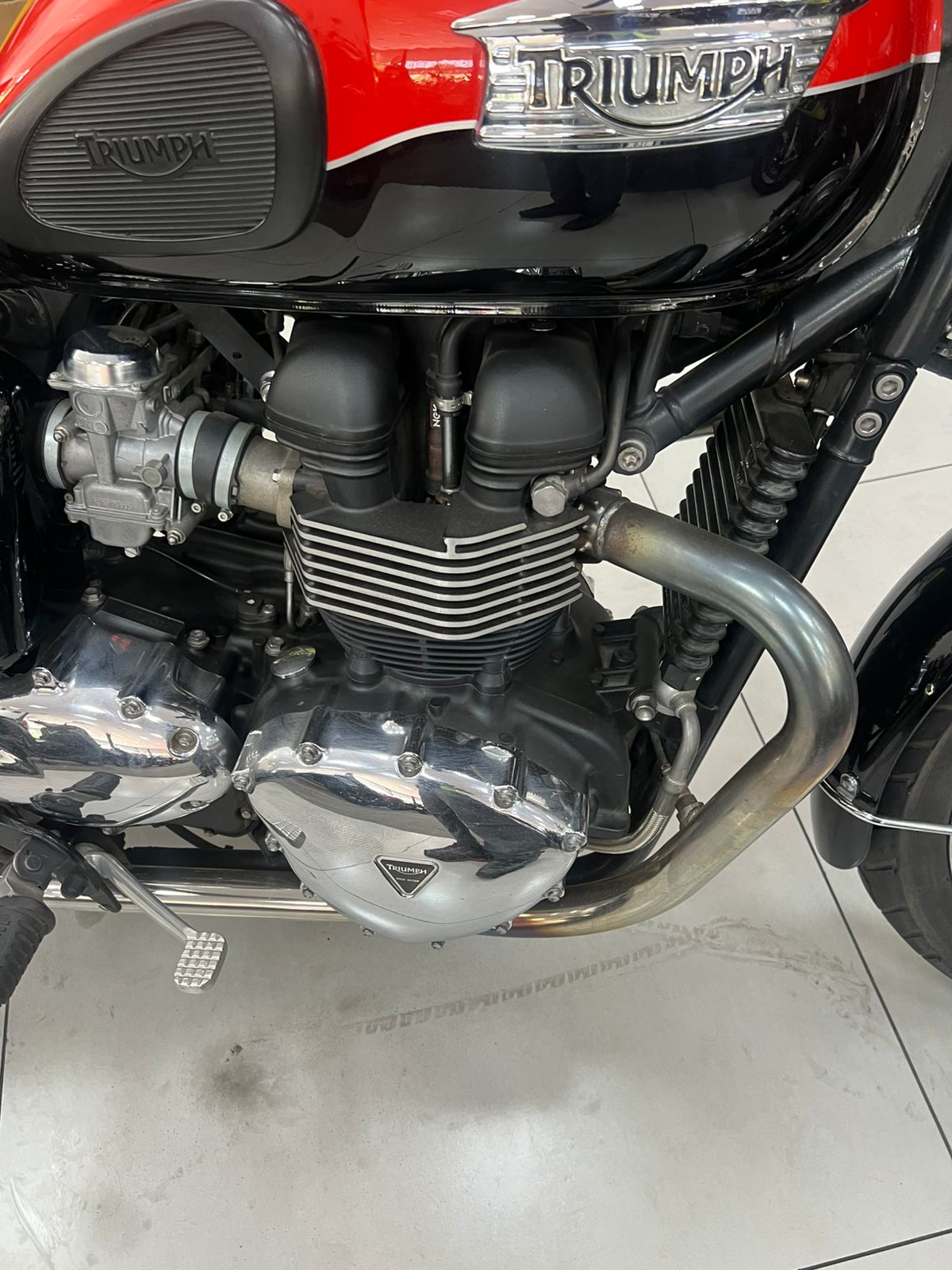 TRIUMPH BONNEVILLE T 100 865