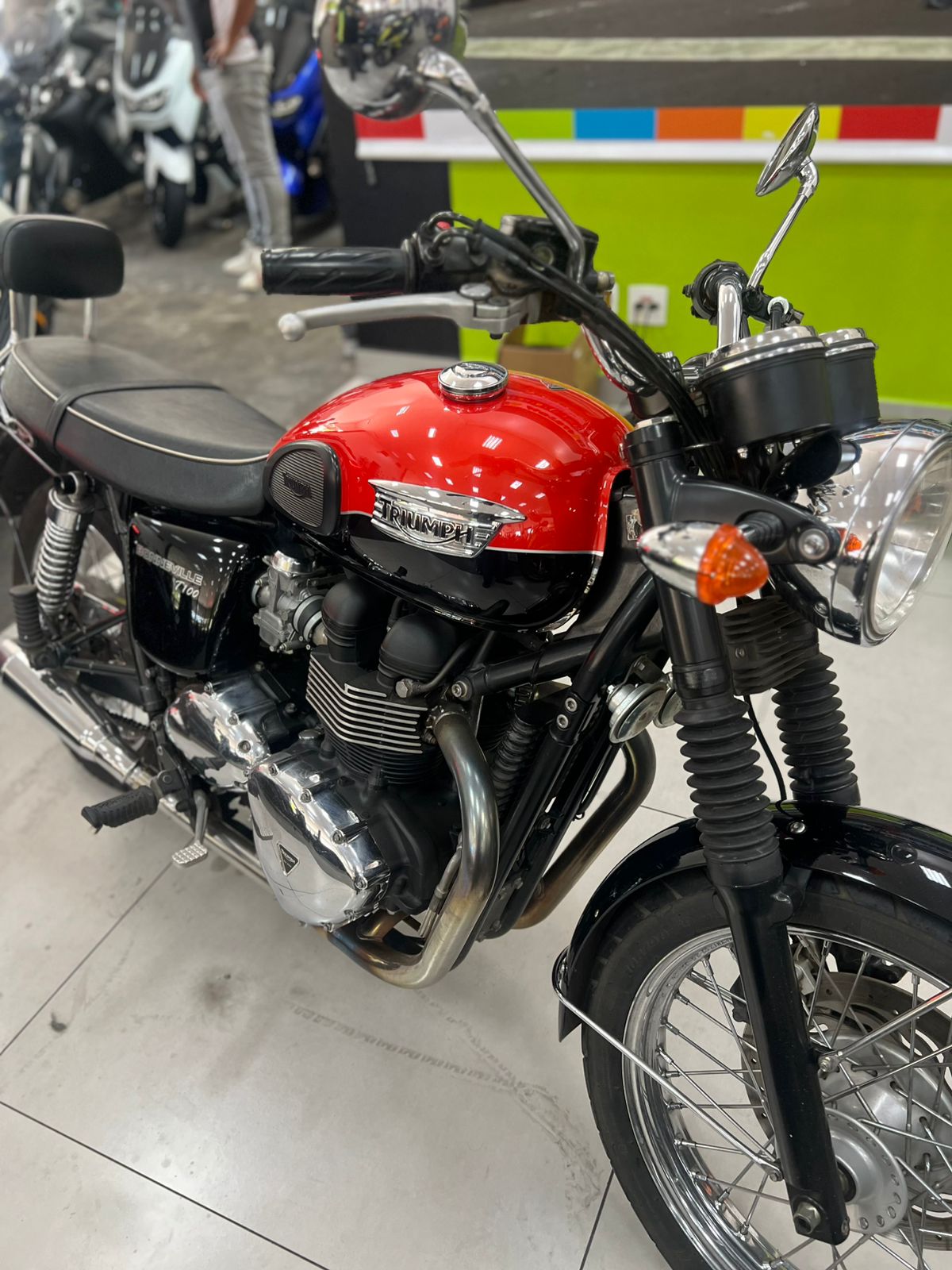 TRIUMPH BONNEVILLE T 100 865