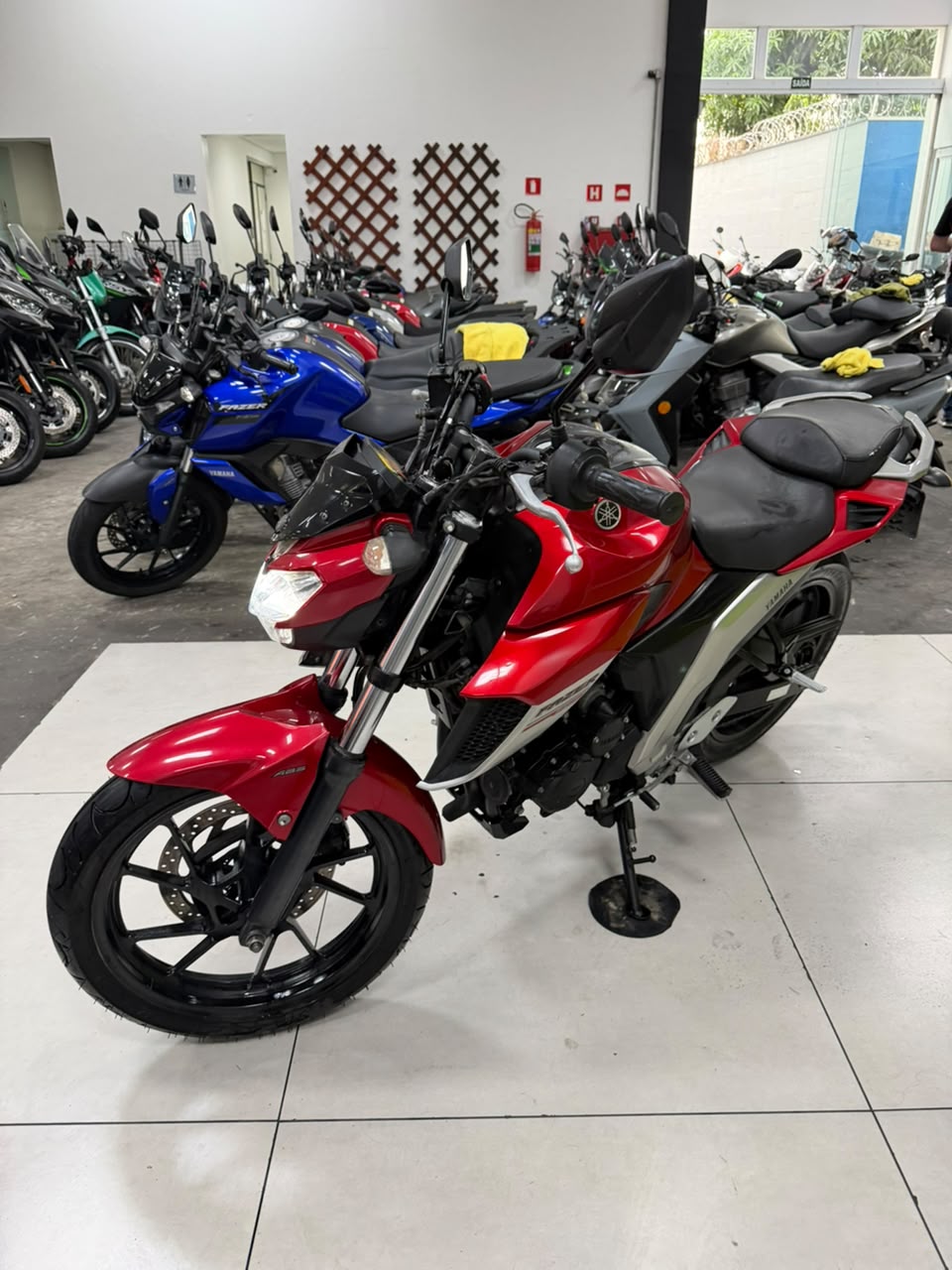 YAMAHA FZ25 FAZER ABS