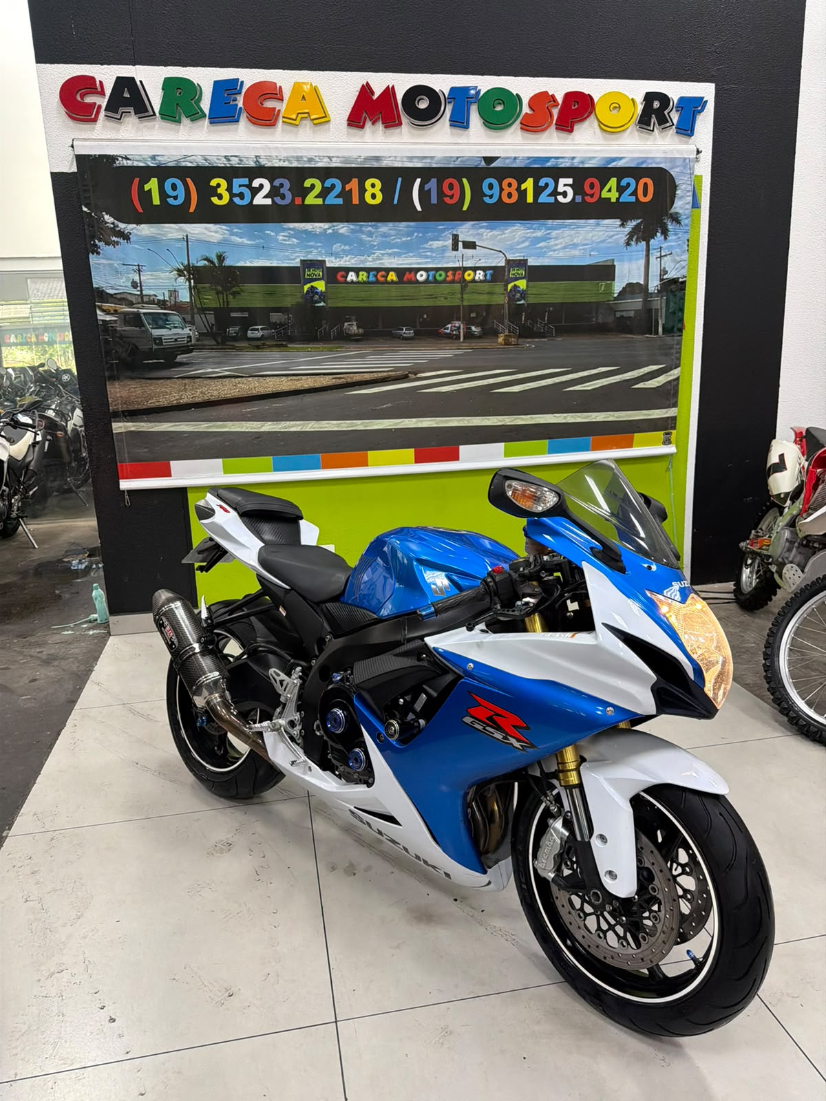 SUZUKI GSX R750