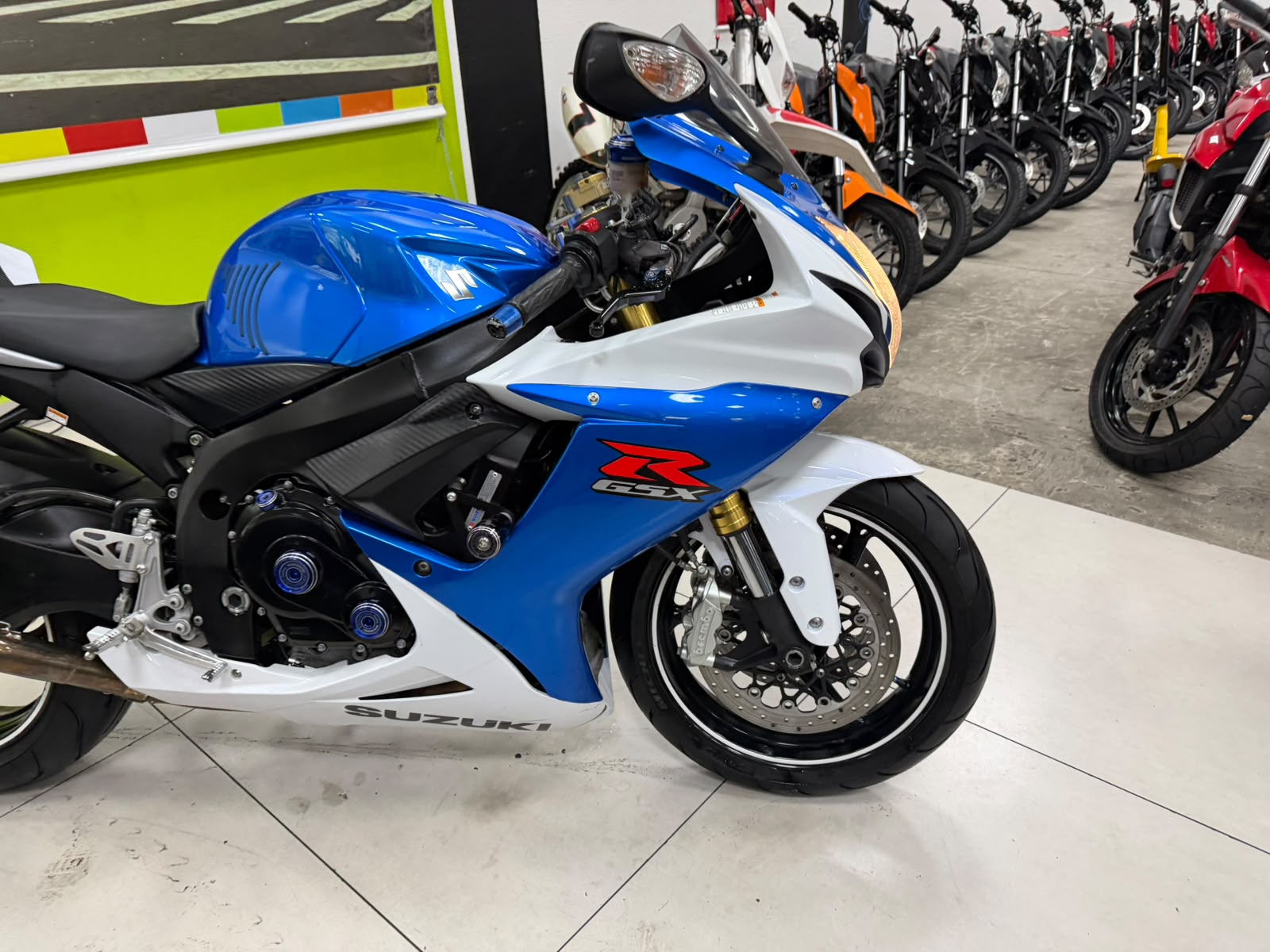 SUZUKI GSX R750
