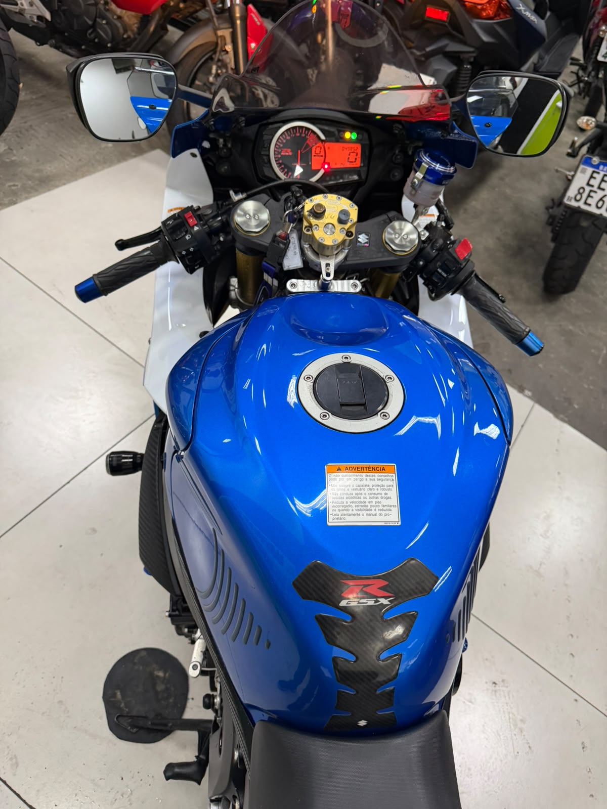 SUZUKI GSX R750
