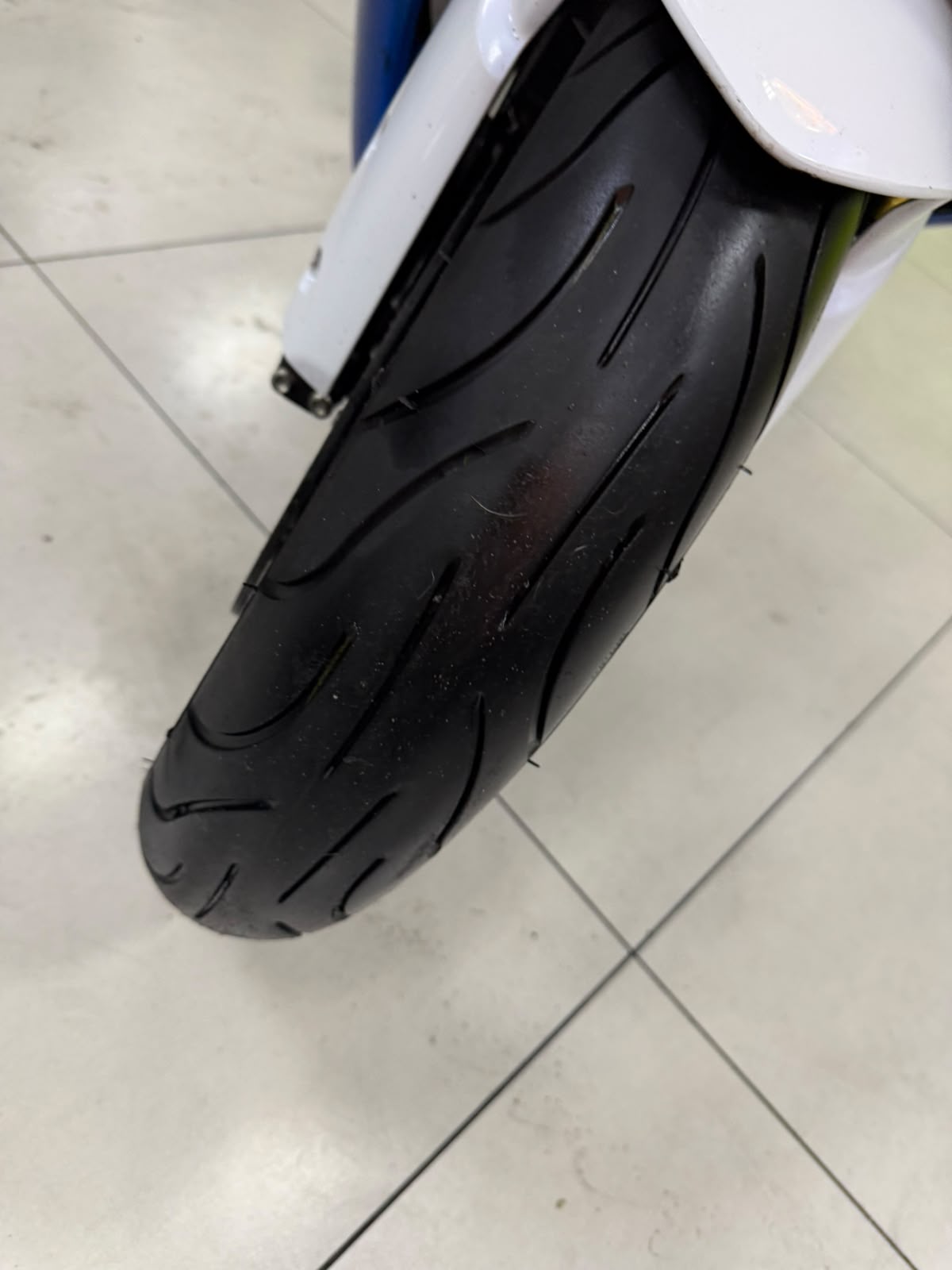 SUZUKI GSX R750
