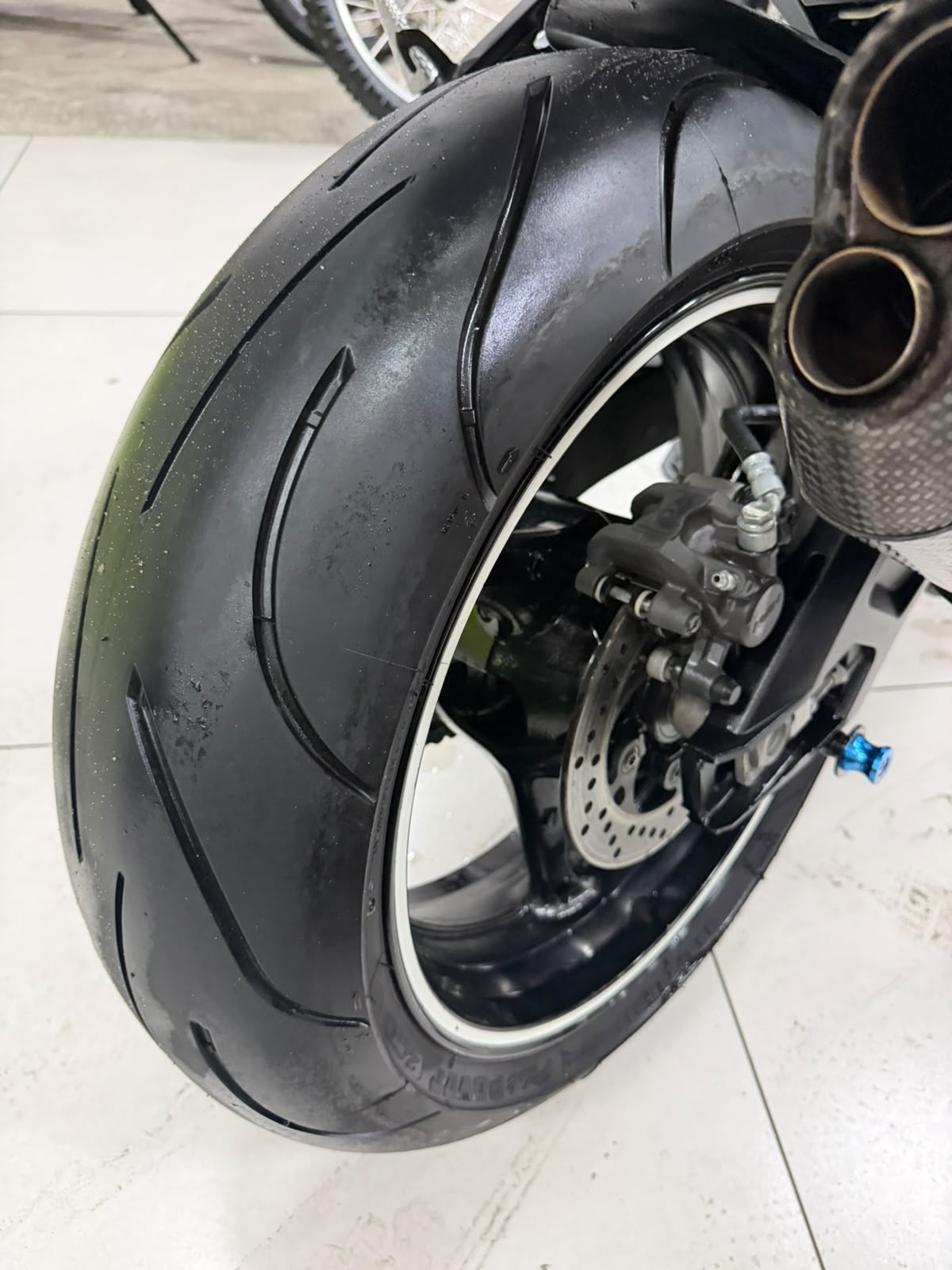 SUZUKI GSX R750