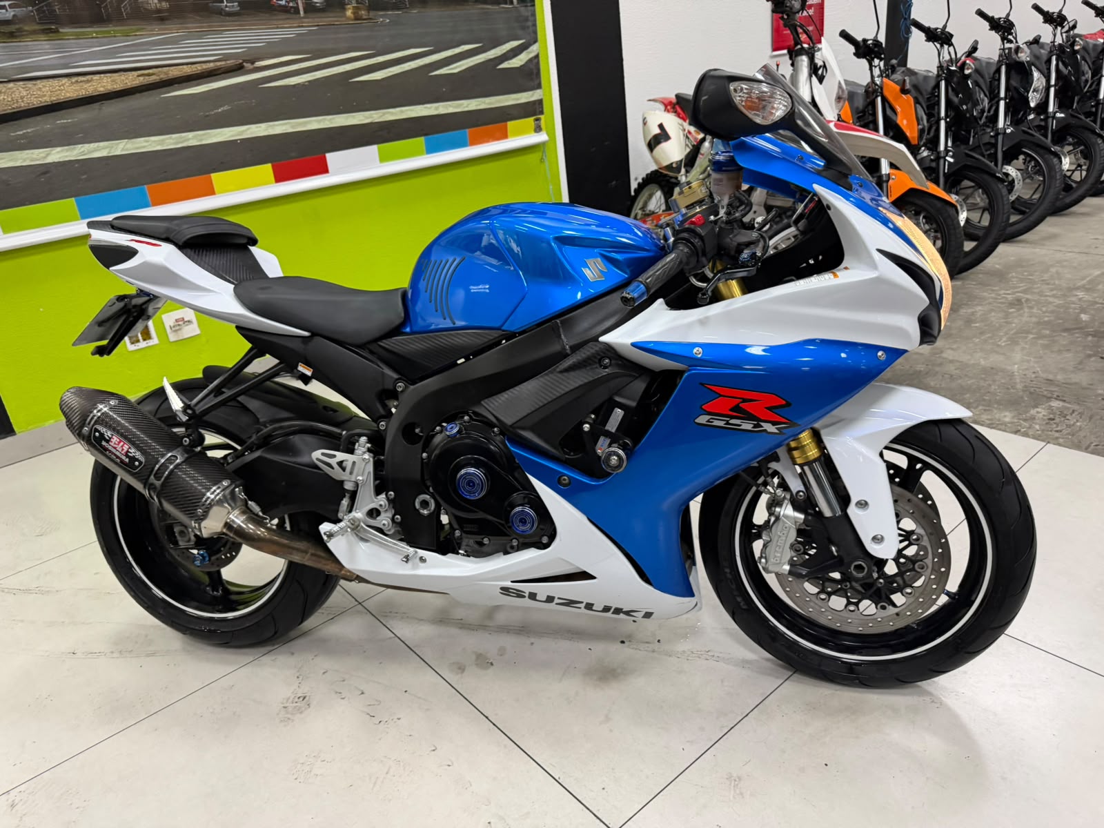 SUZUKI GSX R750