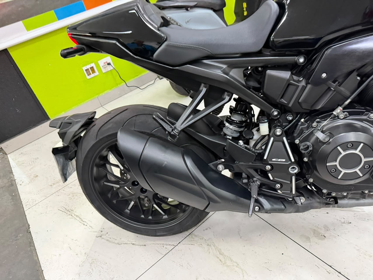 HONDA CB 1000R