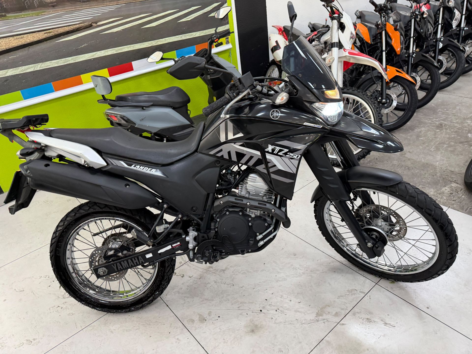 YAMAHA XTZ 250 LANDER CONNECTED