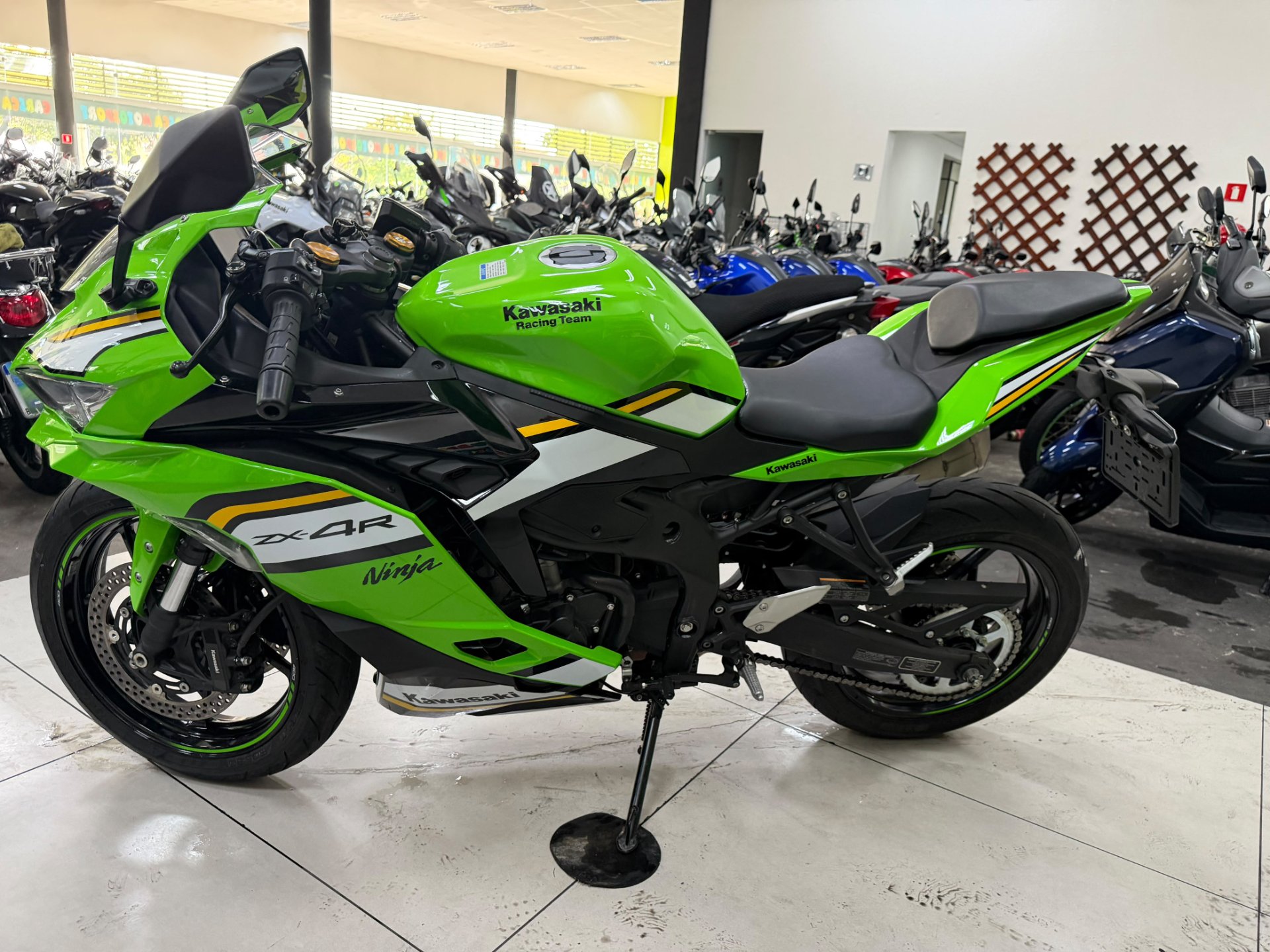 KAWASAKI NINJA ZX-4R