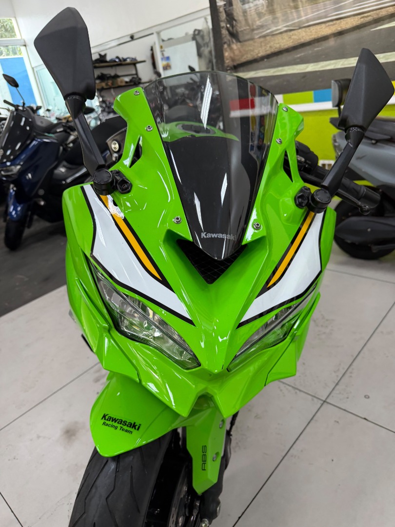 KAWASAKI NINJA ZX-4R