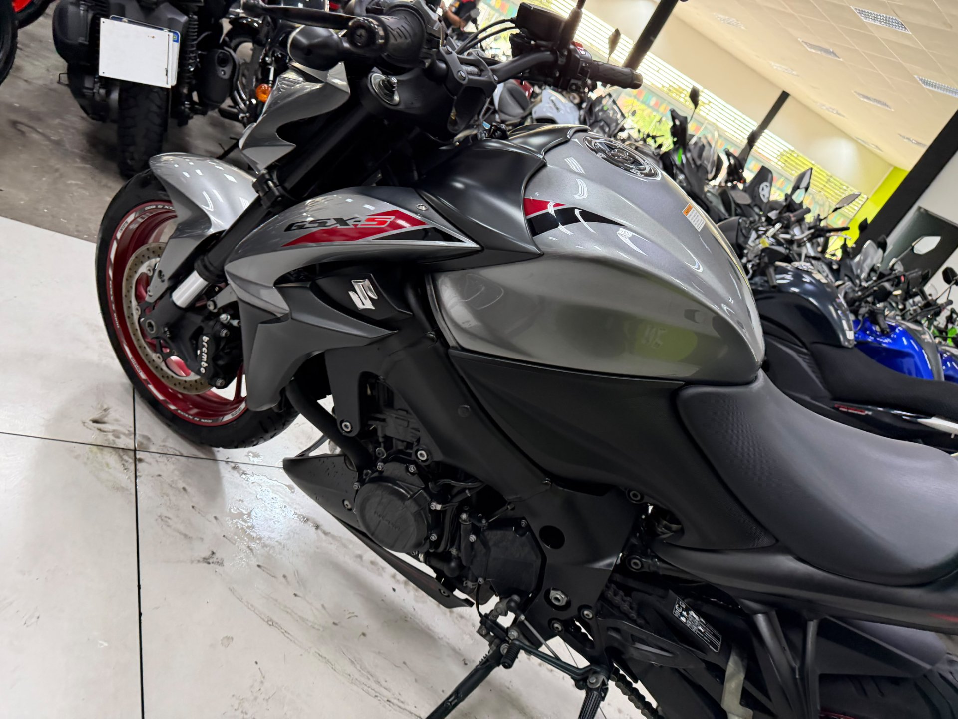 SUZUKI GSX S1000 ABS